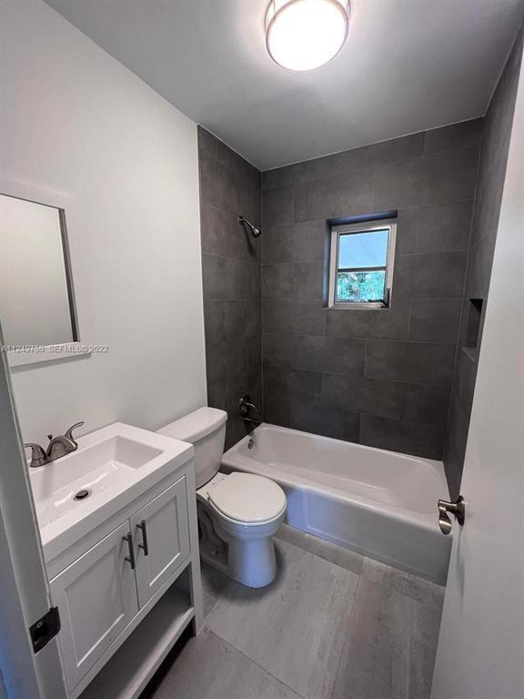 875 Westward, Miami Springs FL 33166