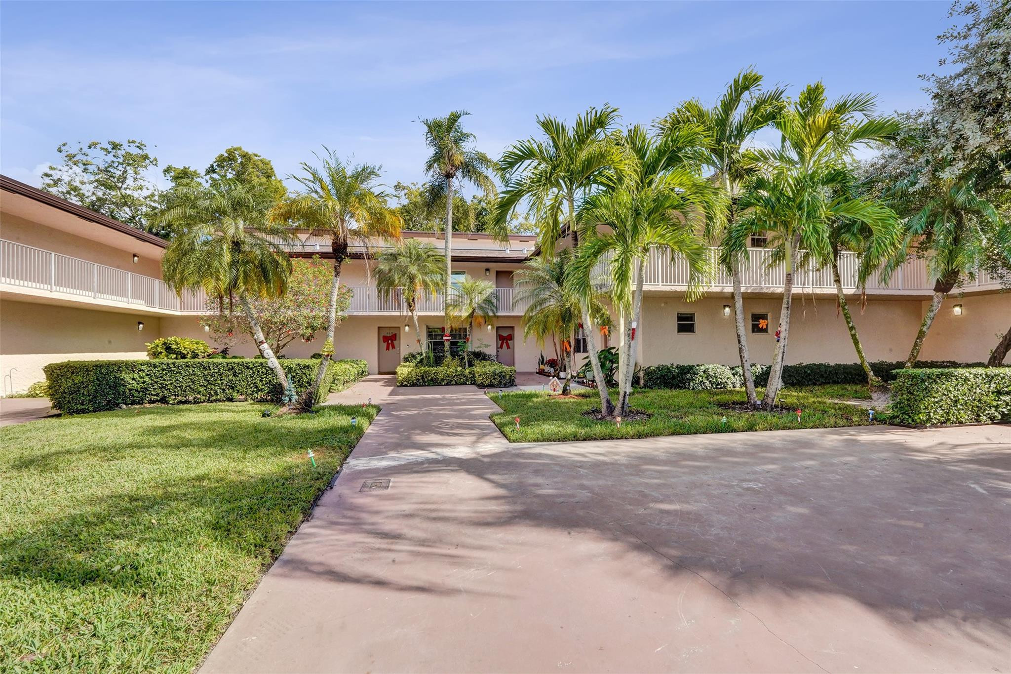 8740 Azalea #102, Tamarac FL 33321