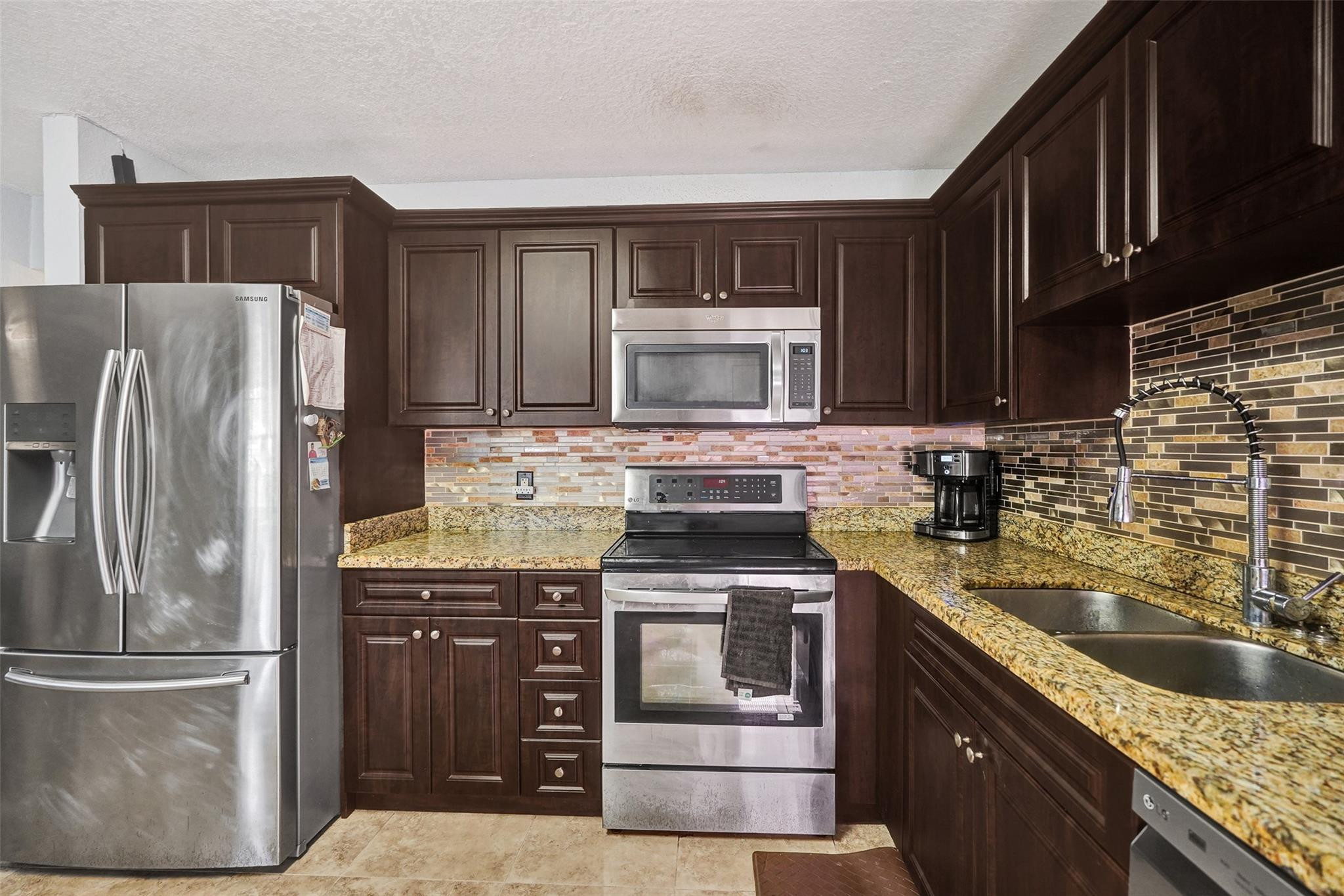 8740 Azalea #102, Tamarac FL 33321