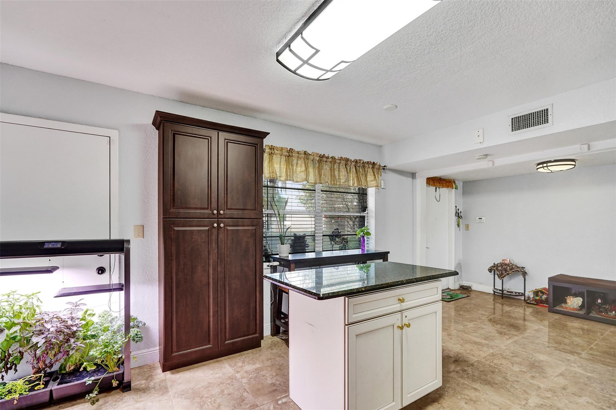 8740 Azalea #102, Tamarac FL 33321