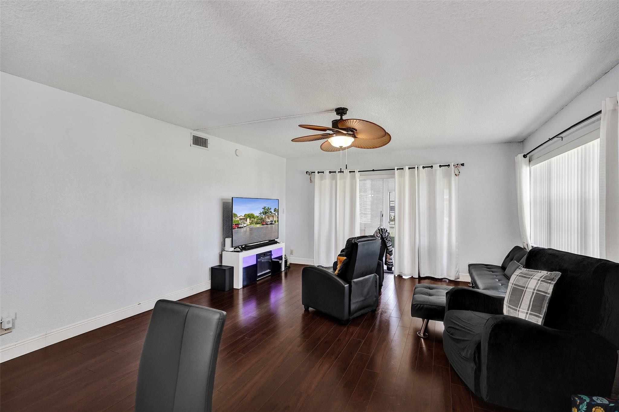 8740 Azalea #102, Tamarac FL 33321