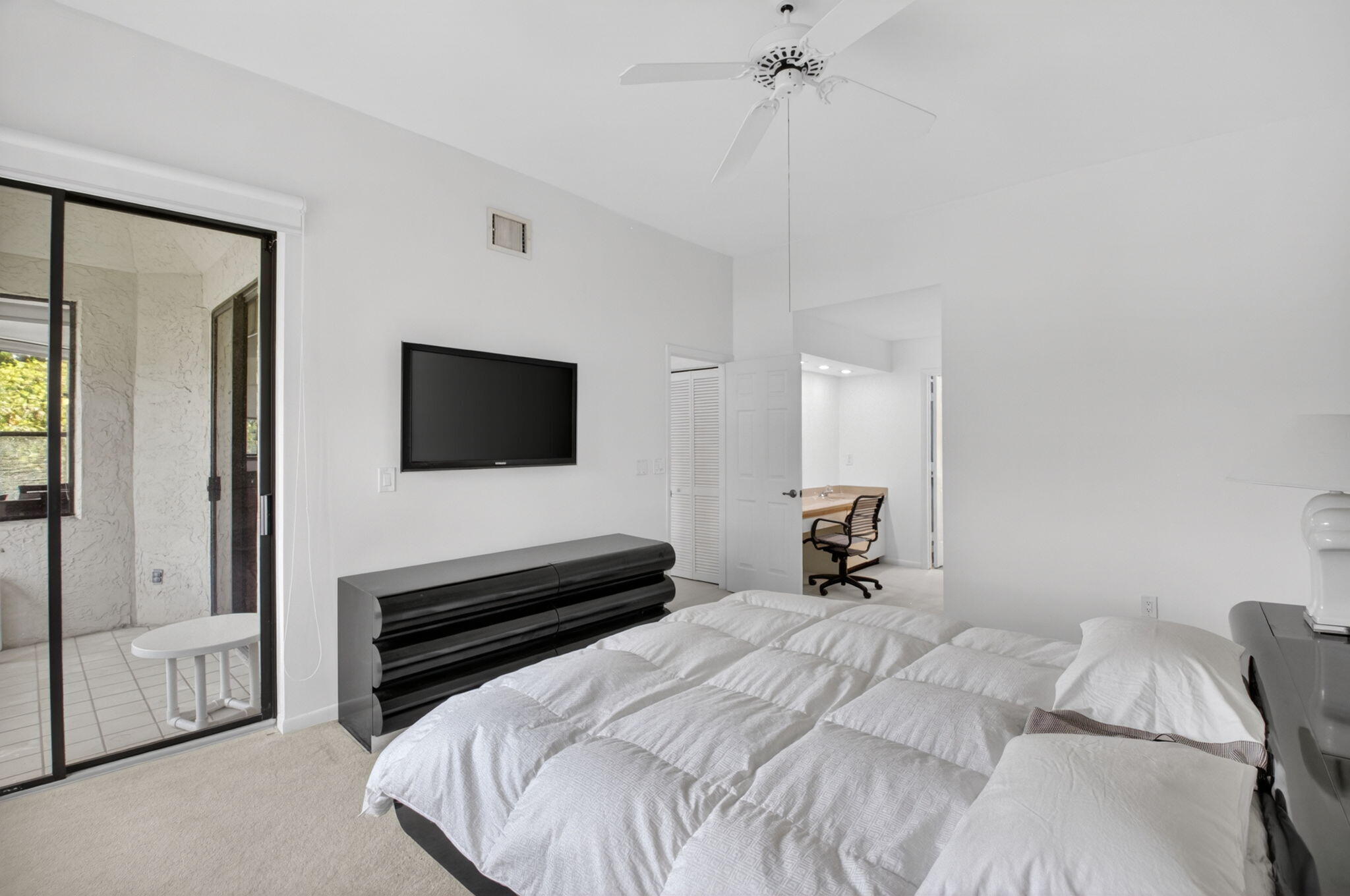 7460 La Paz #306, Boca Raton FL 33433