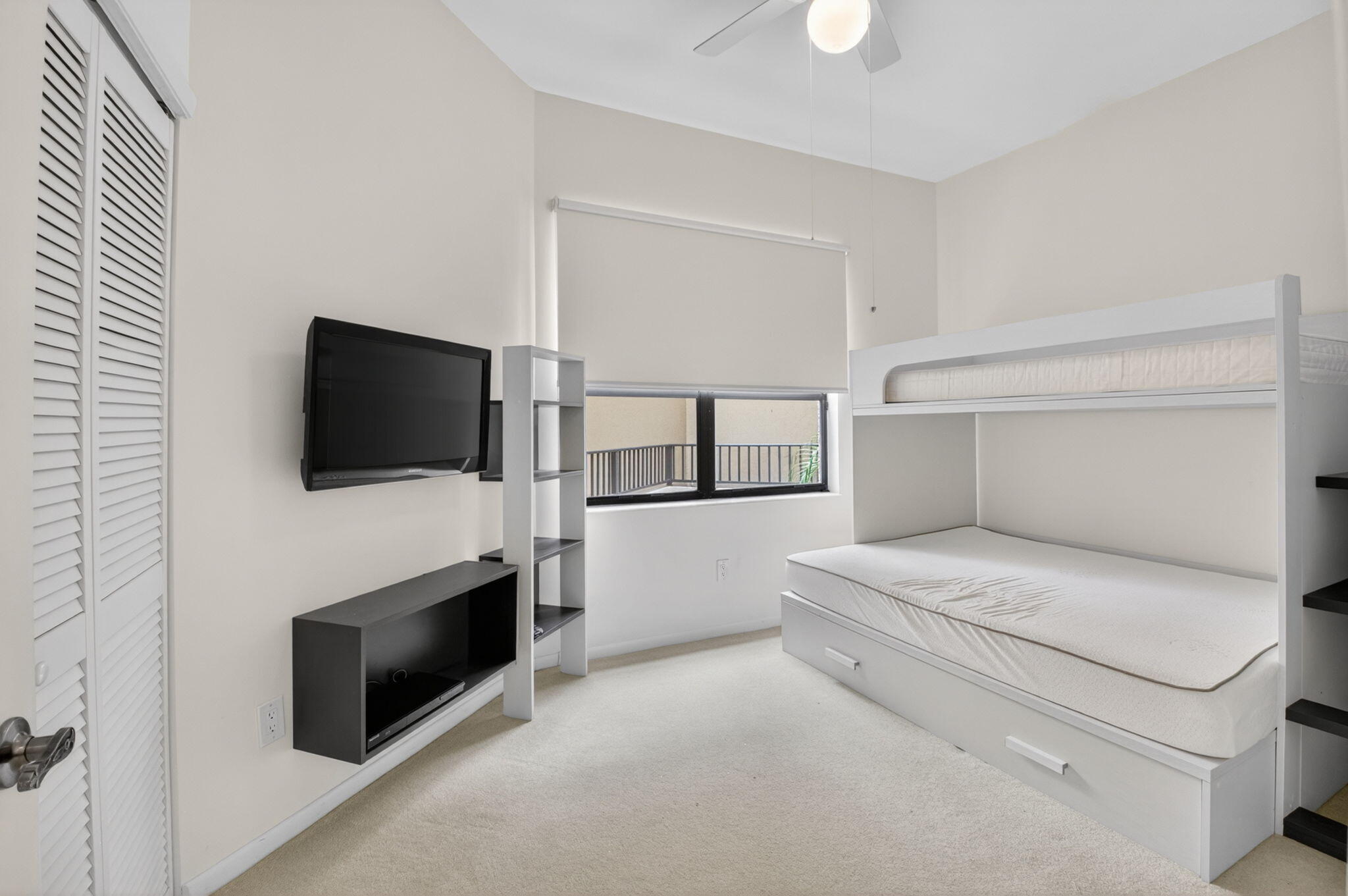 7460 La Paz #306, Boca Raton FL 33433