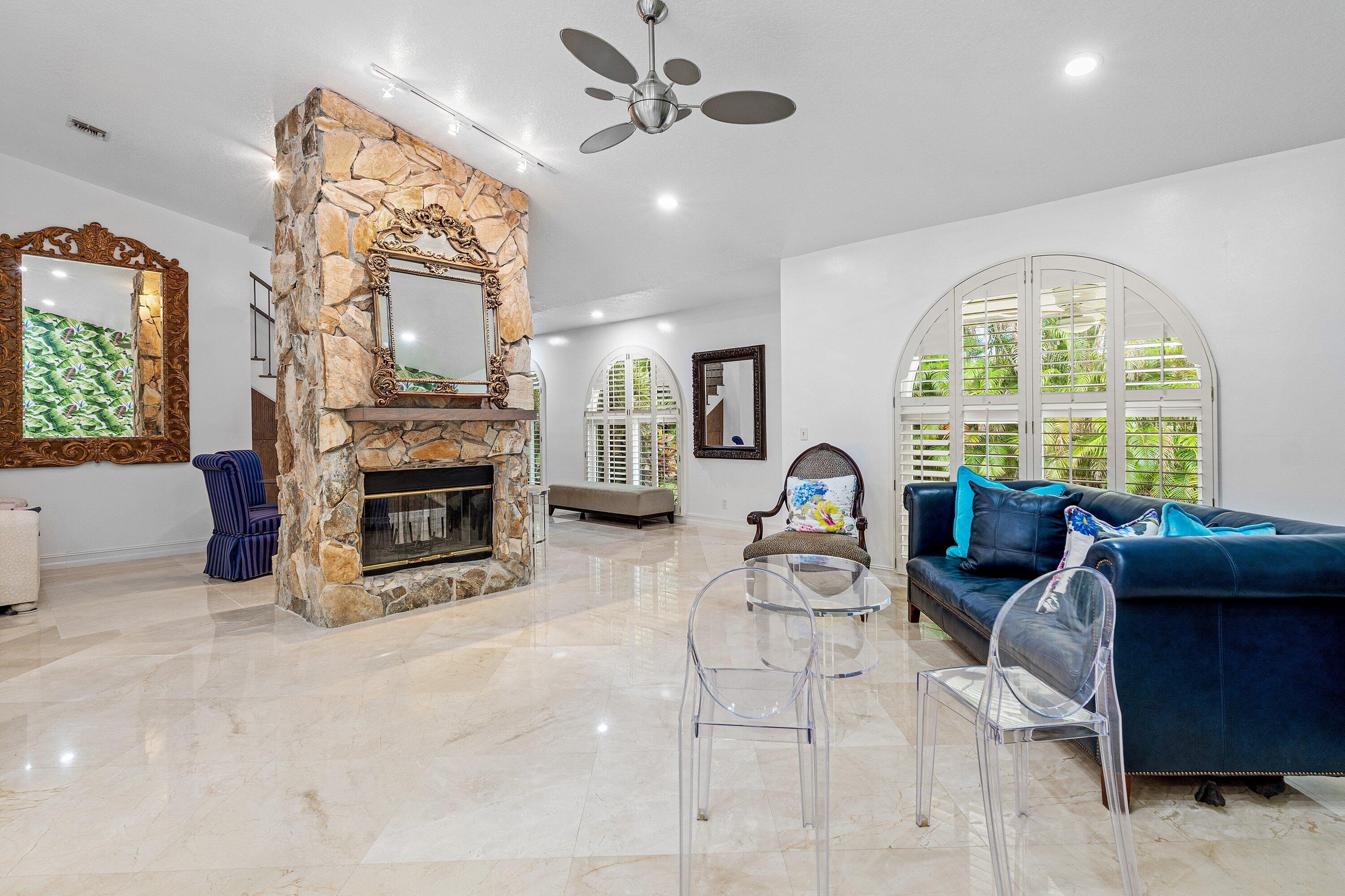 359 E Ocean, Lantana FL 33462