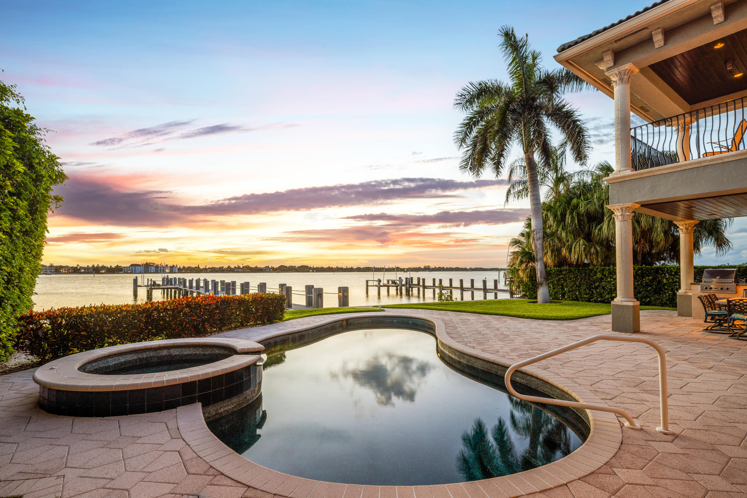 1207 N Atlantic, Lantana FL 33462