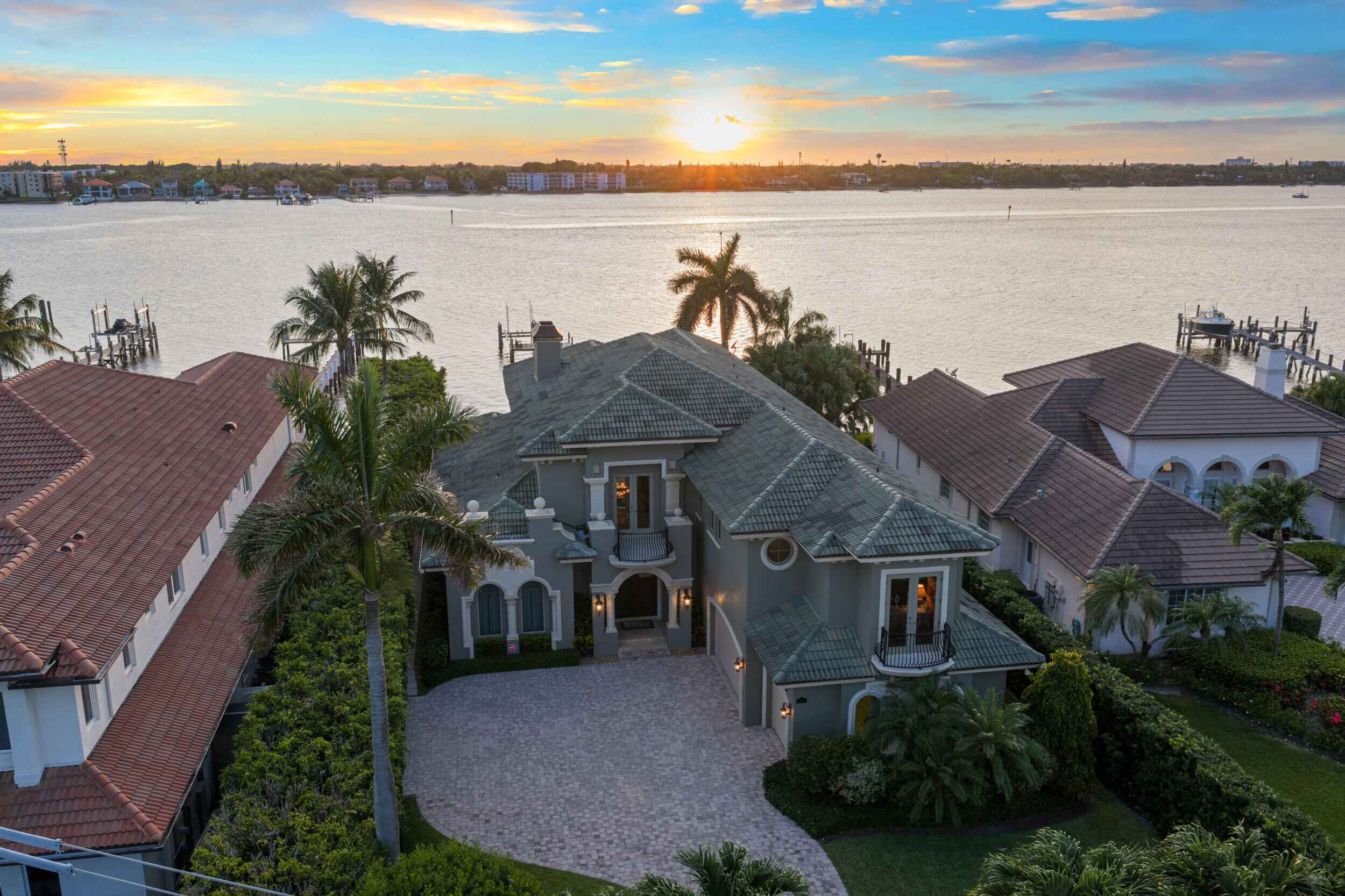 1207 N Atlantic, Lantana FL 33462