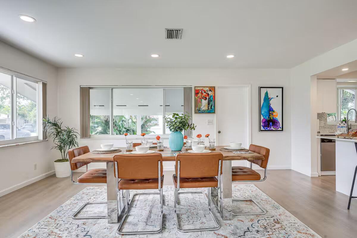 124 SW 2nd, Hallandale Beach FL 33009