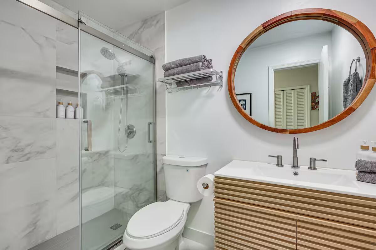 124 SW 2nd, Hallandale Beach FL 33009