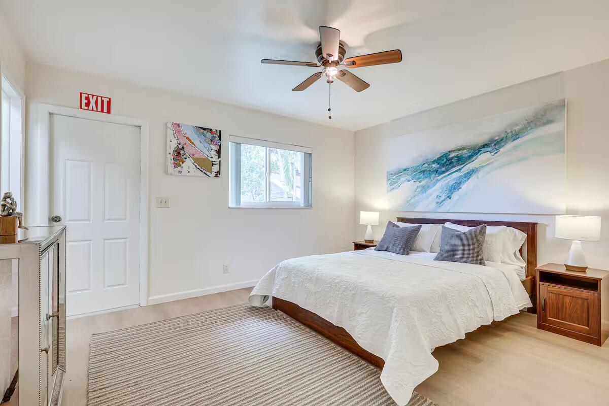124 SW 2nd, Hallandale Beach FL 33009