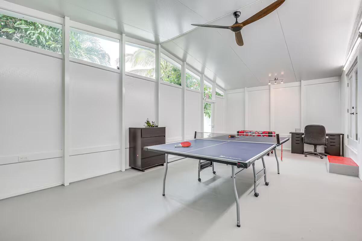 124 SW 2nd, Hallandale Beach FL 33009