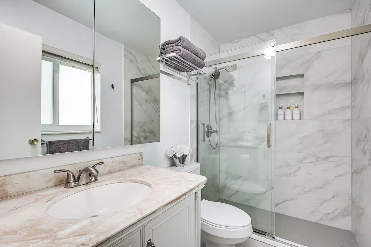 124 SW 2nd, Hallandale Beach FL 33009