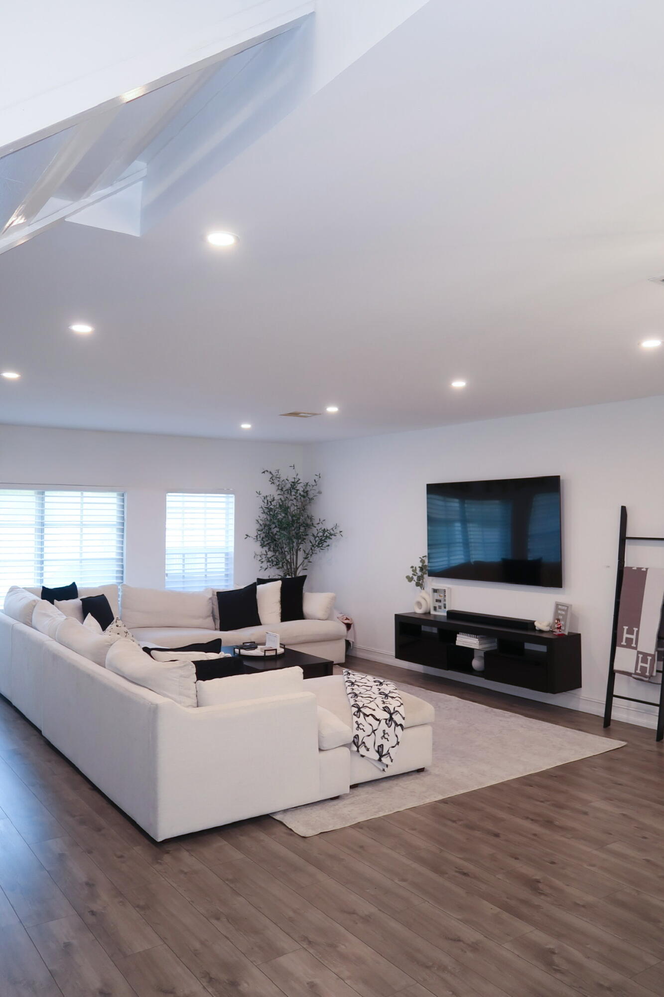 4400 Hidden Harbour, Dania Beach FL 33312
