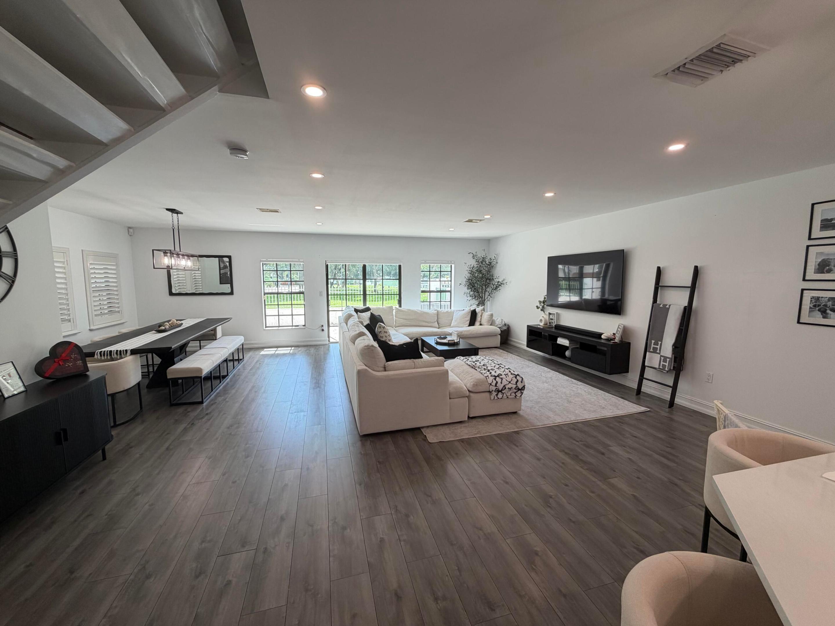 4400 Hidden Harbour, Dania Beach FL 33312