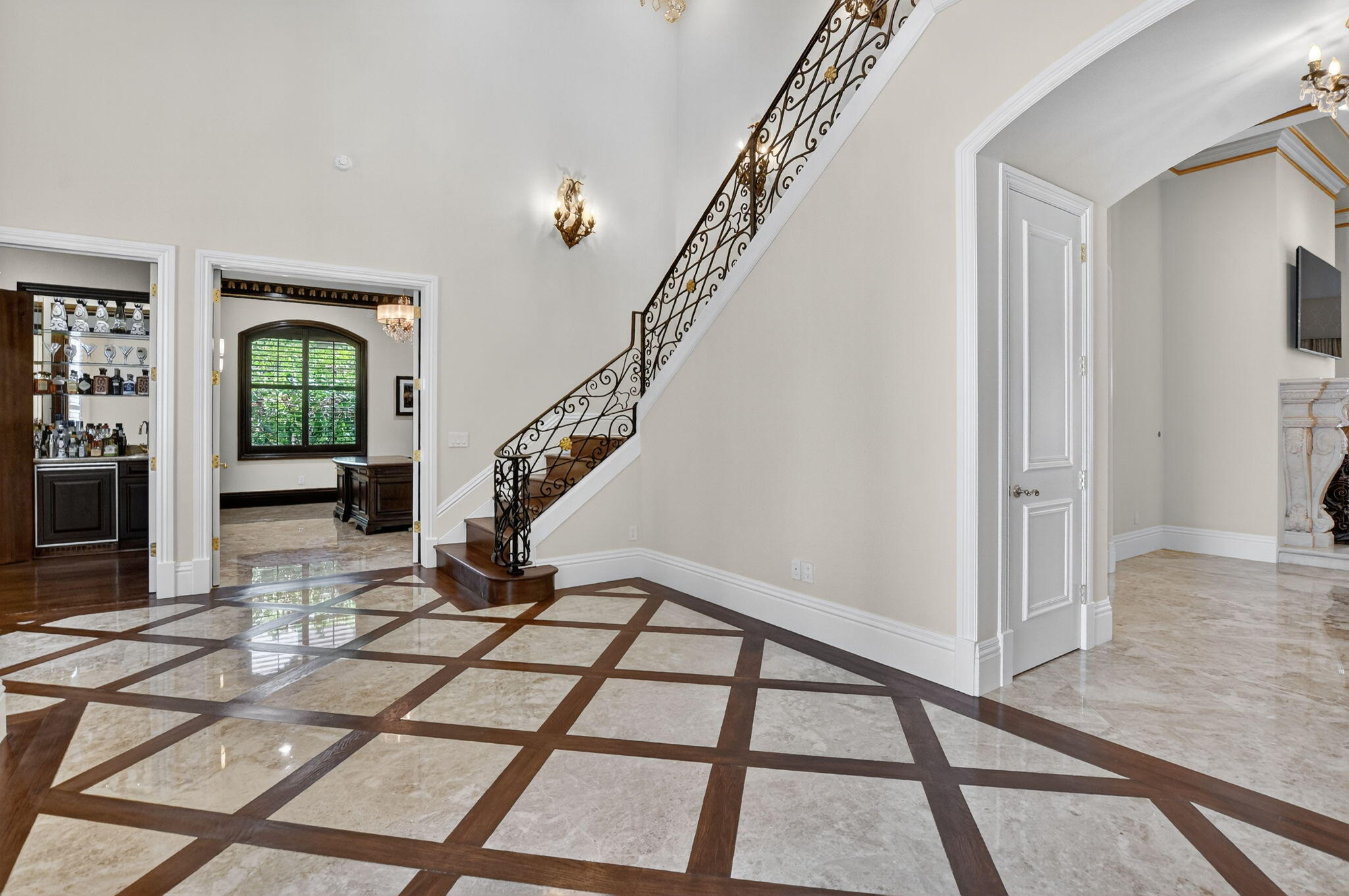 377 E Coconut Palm, Boca Raton FL 33432
