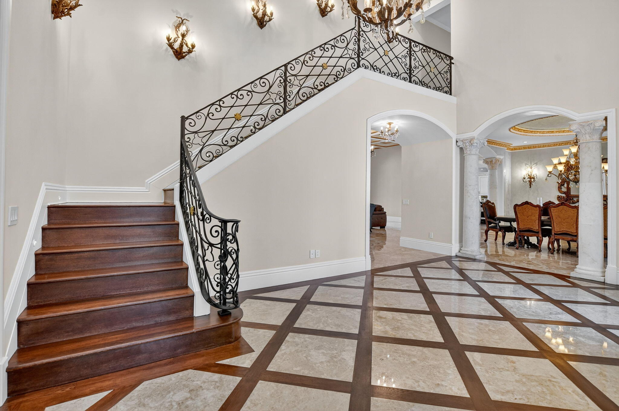 377 E Coconut Palm, Boca Raton FL 33432