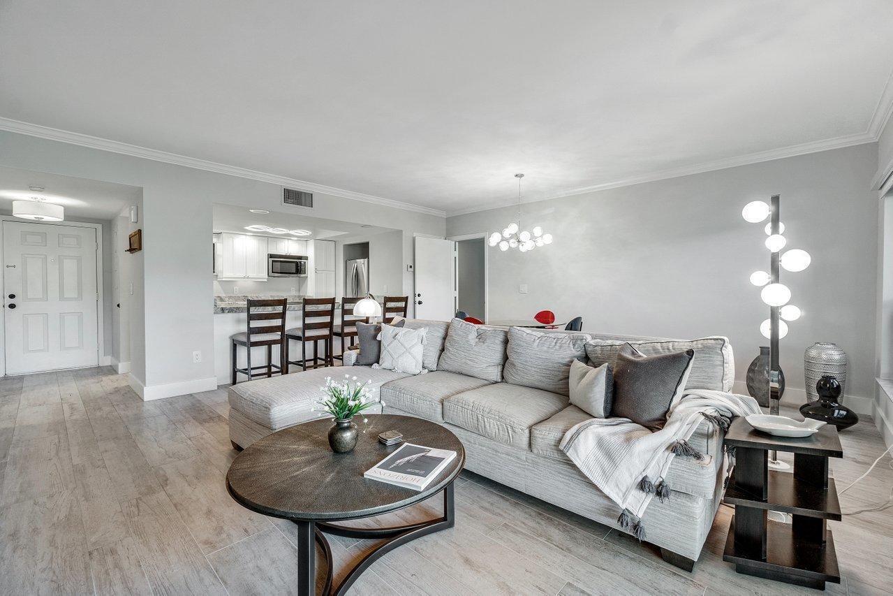 11863 Wimbledon #445, Wellington FL 33414