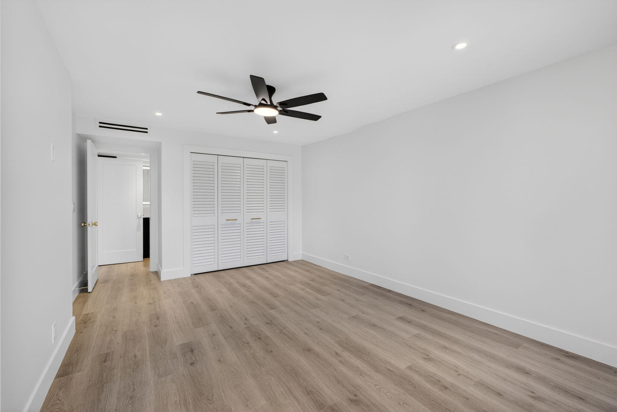 136 Lakeshore, North Palm Beach FL 33408