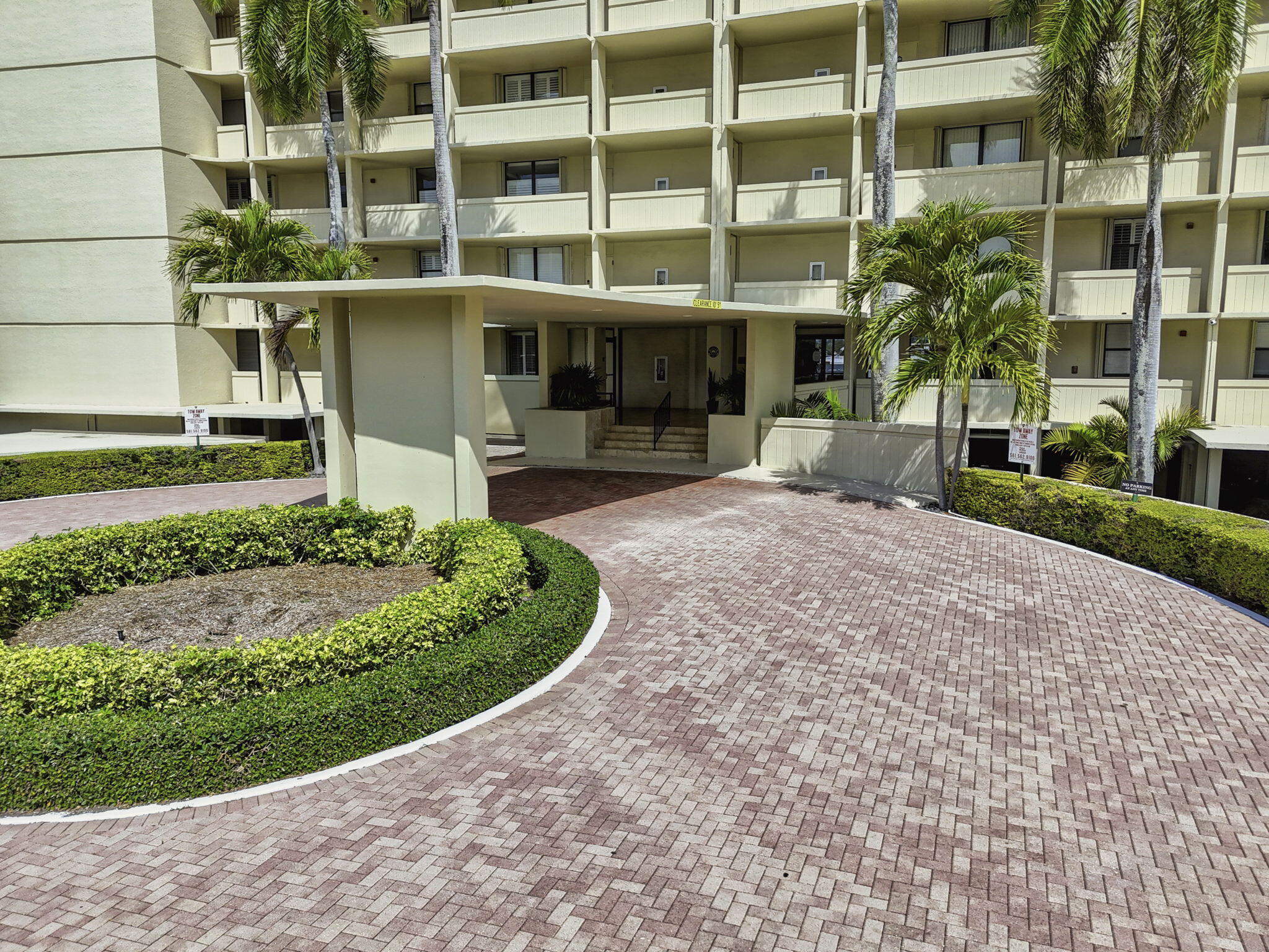 136 Lakeshore, North Palm Beach FL 33408