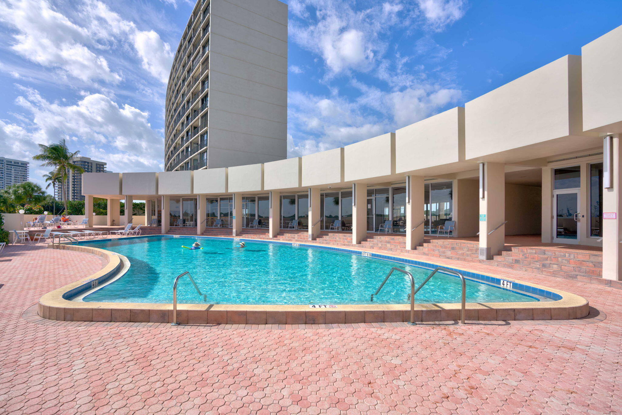 136 Lakeshore, North Palm Beach FL 33408