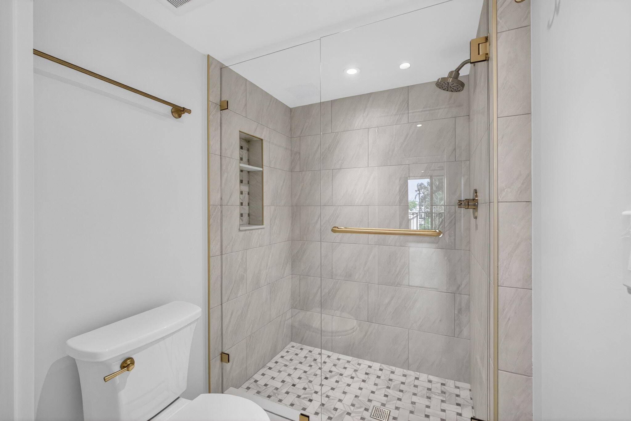 136 Lakeshore, North Palm Beach FL 33408