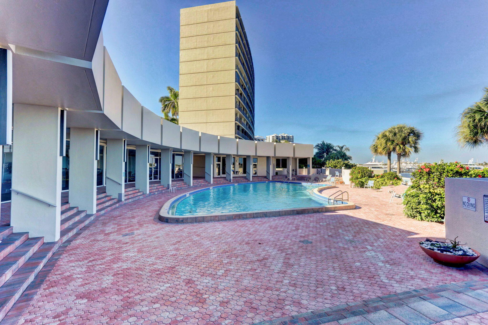 136 Lakeshore, North Palm Beach FL 33408