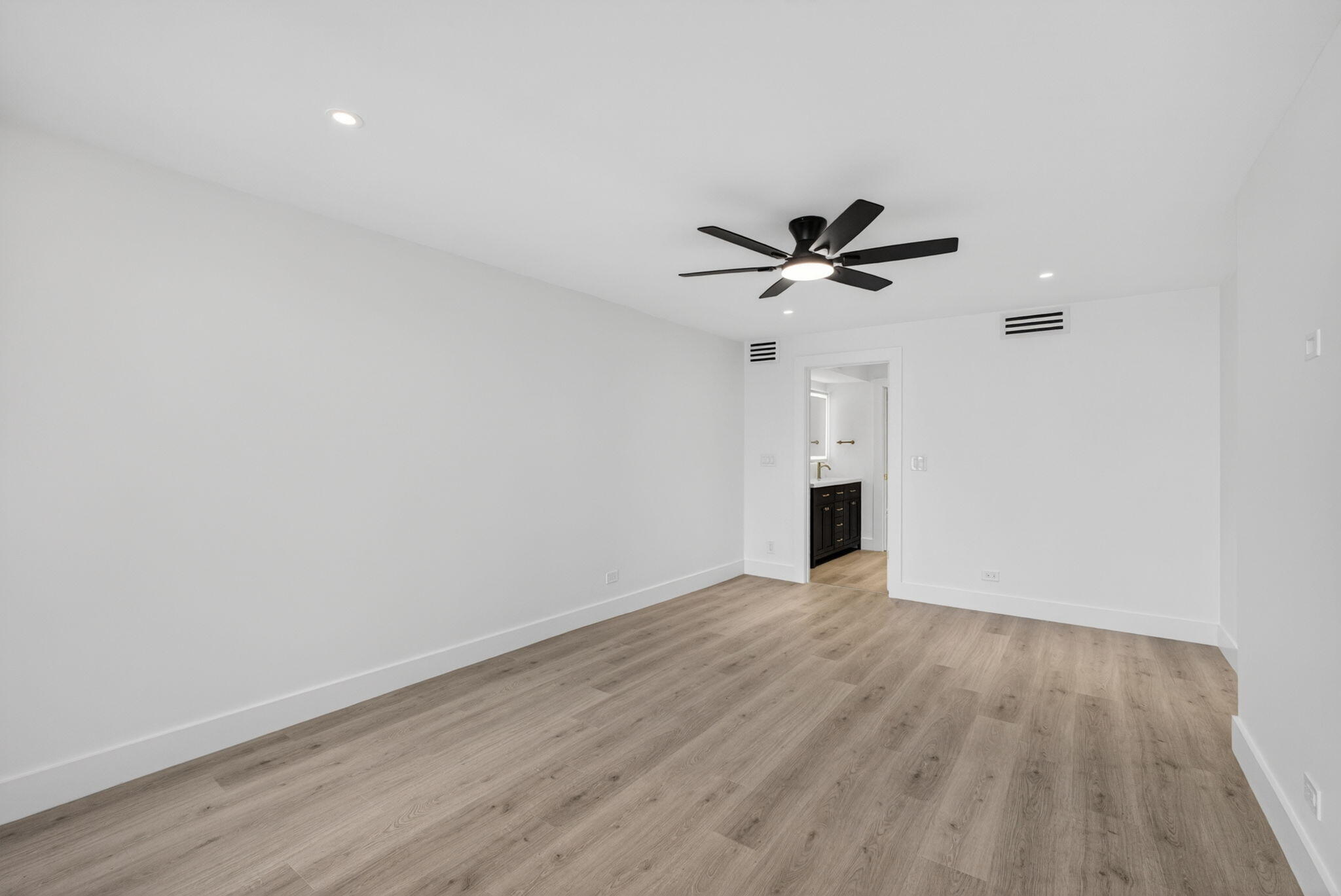 136 Lakeshore, North Palm Beach FL 33408