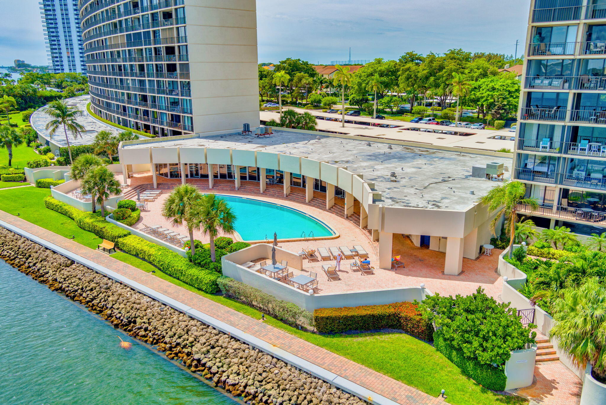 136 Lakeshore, North Palm Beach FL 33408