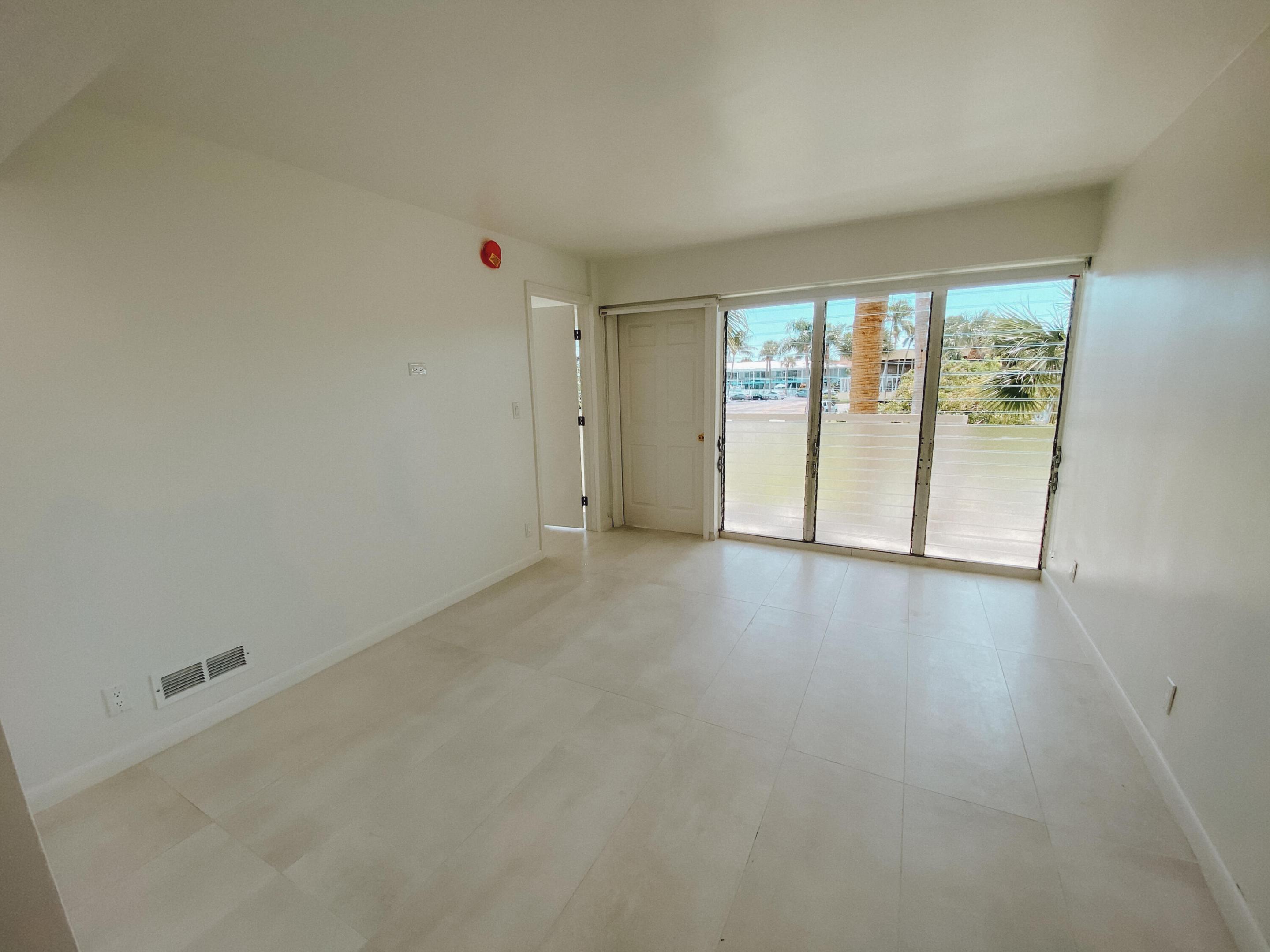 2755 NE 28th #C1, Lighthouse Point FL 33064