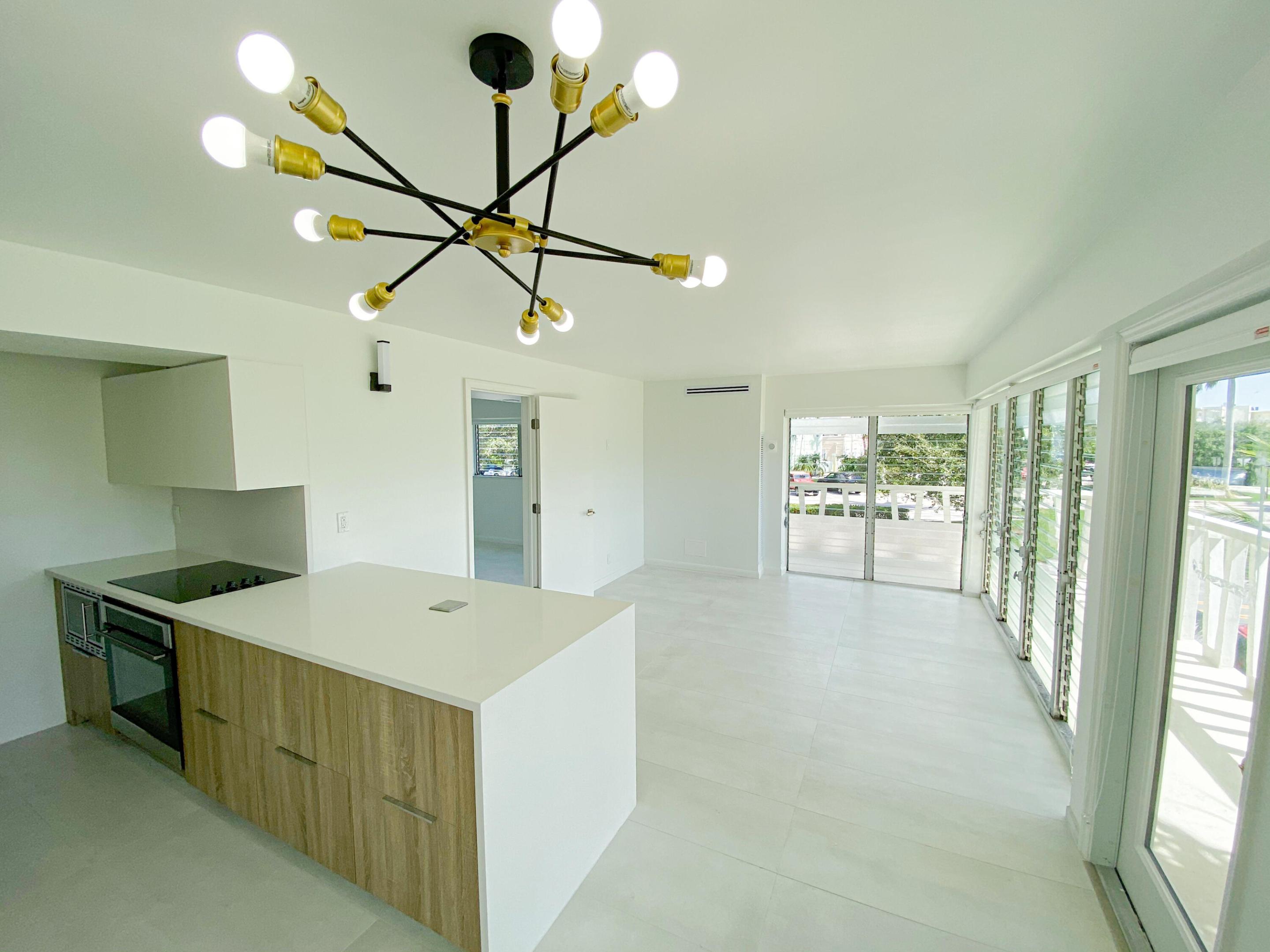 2755 NE 28th #C1, Lighthouse Point FL 33064