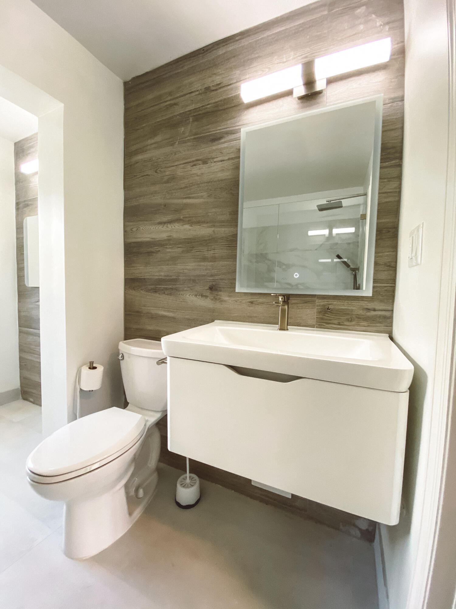 2755 NE 28th #C1, Lighthouse Point FL 33064