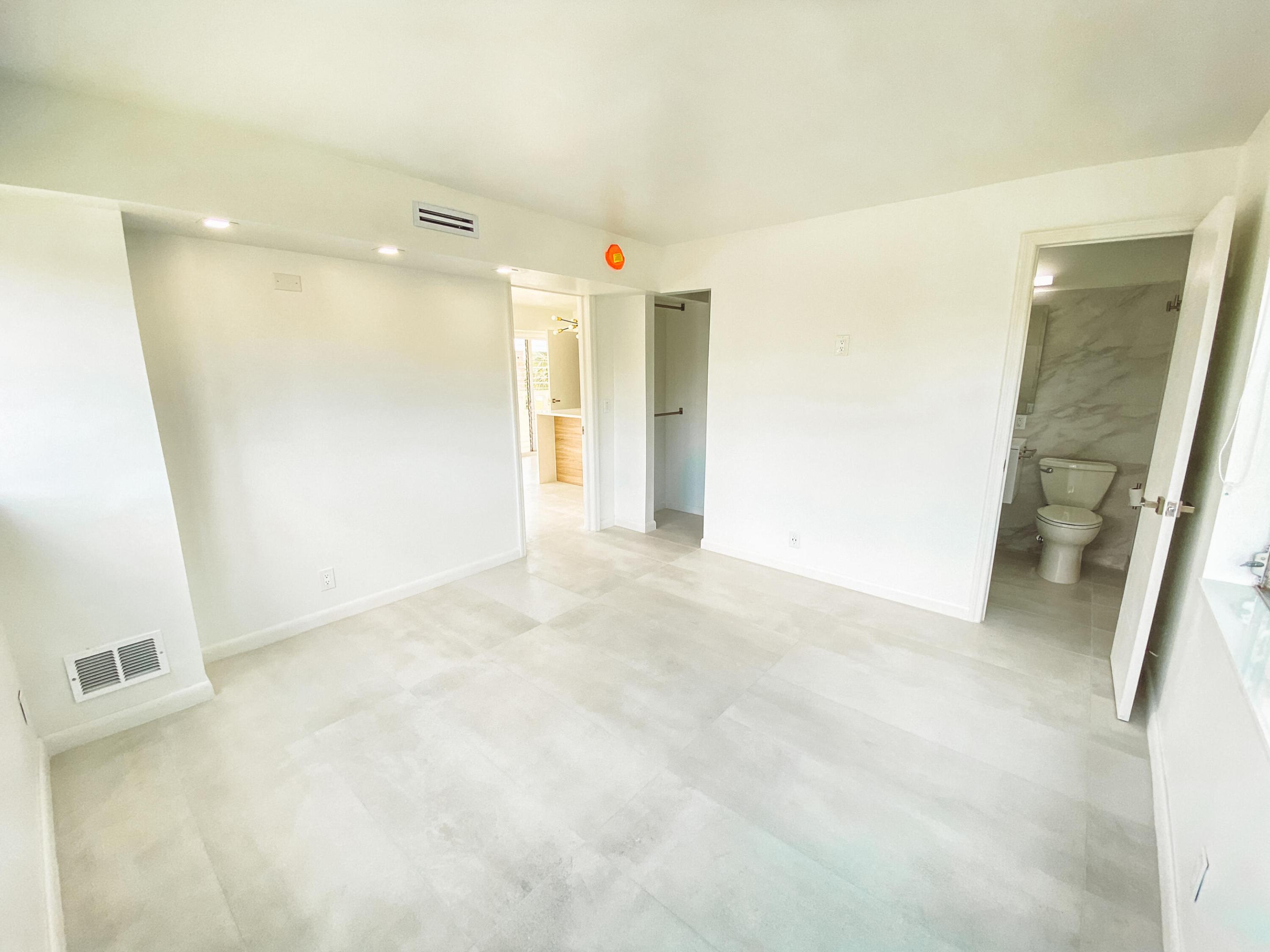 2755 NE 28th #C1, Lighthouse Point FL 33064