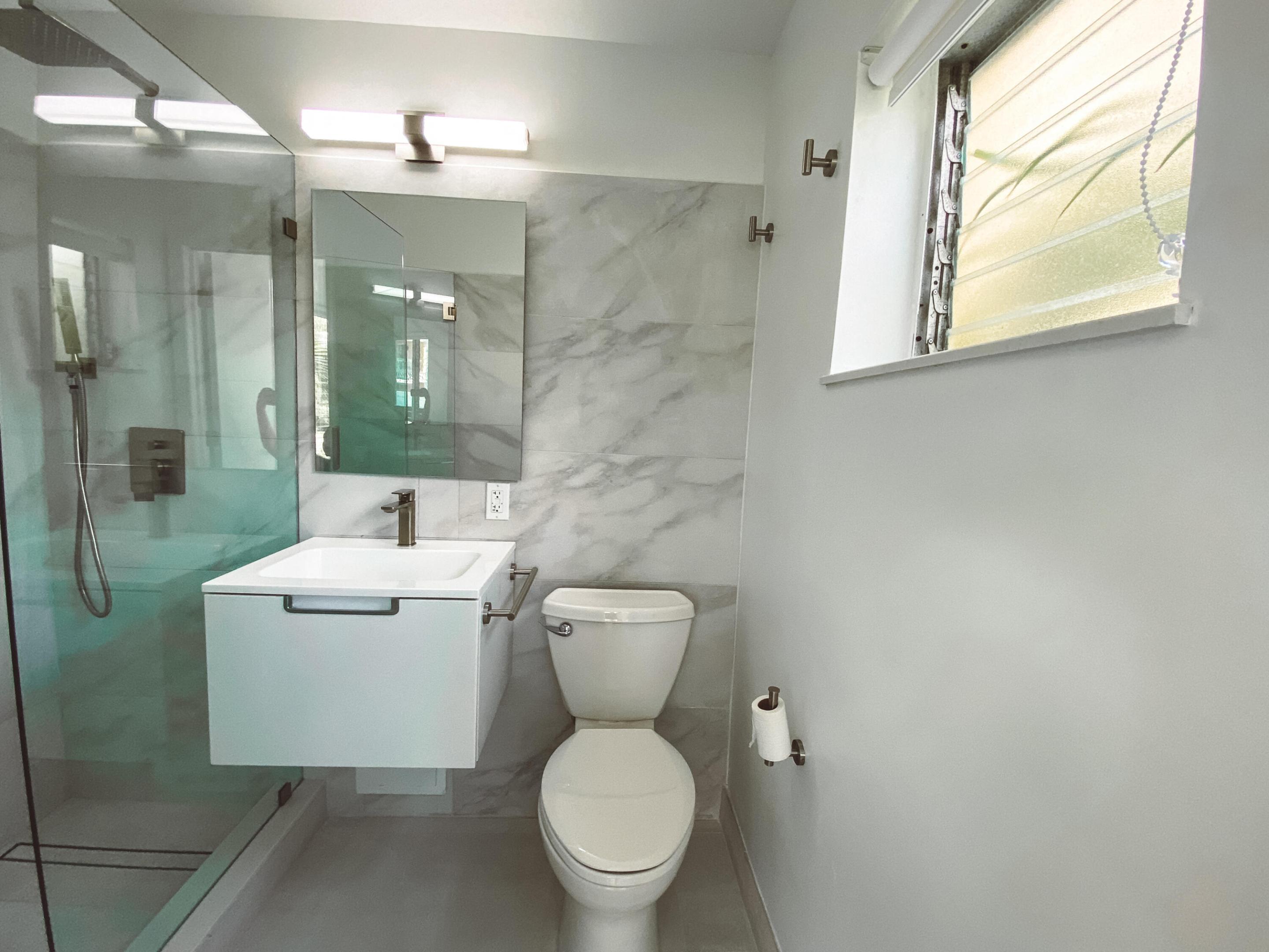 2755 NE 28th #C1, Lighthouse Point FL 33064
