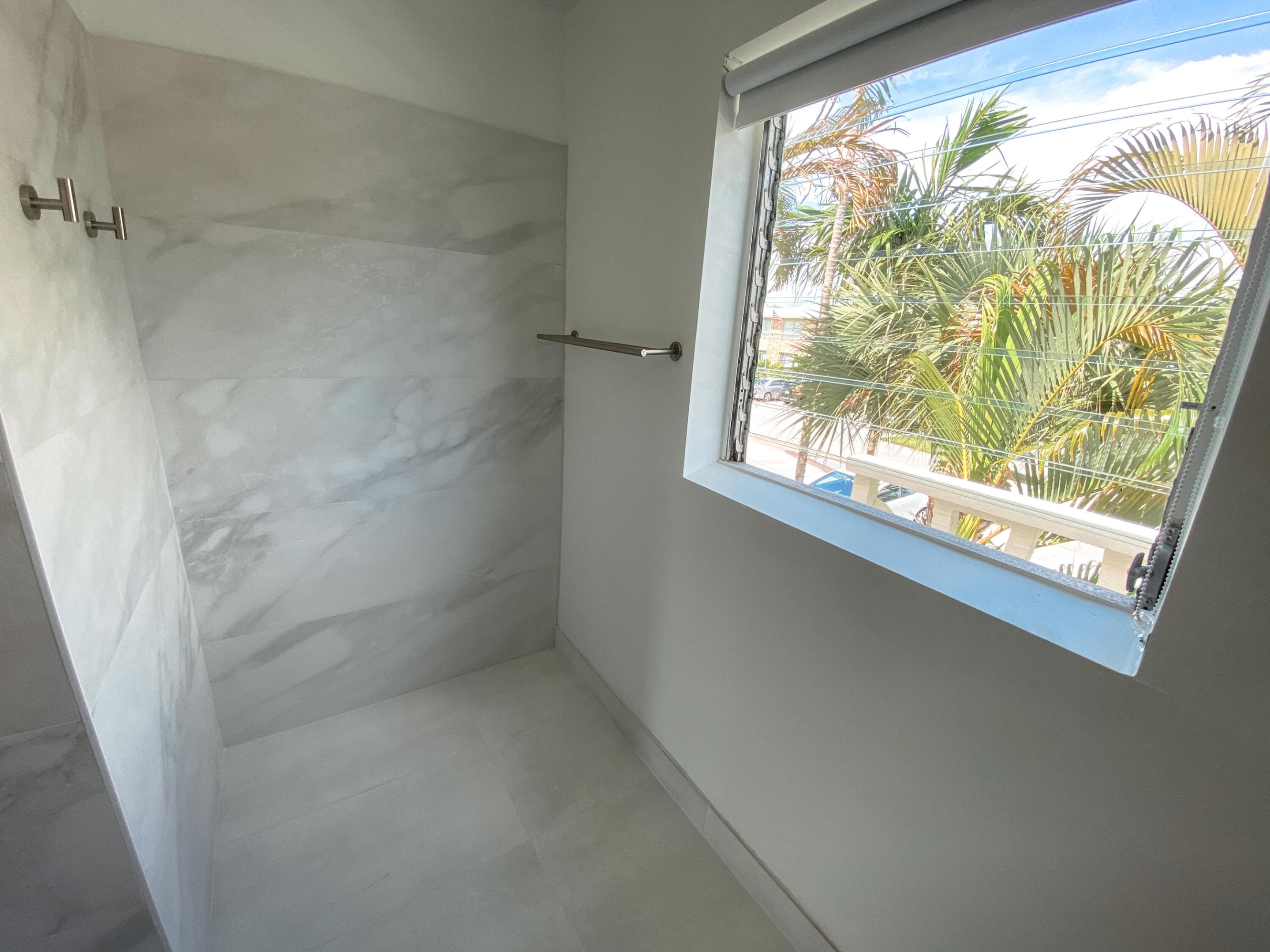 2755 NE 28th #C1, Lighthouse Point FL 33064