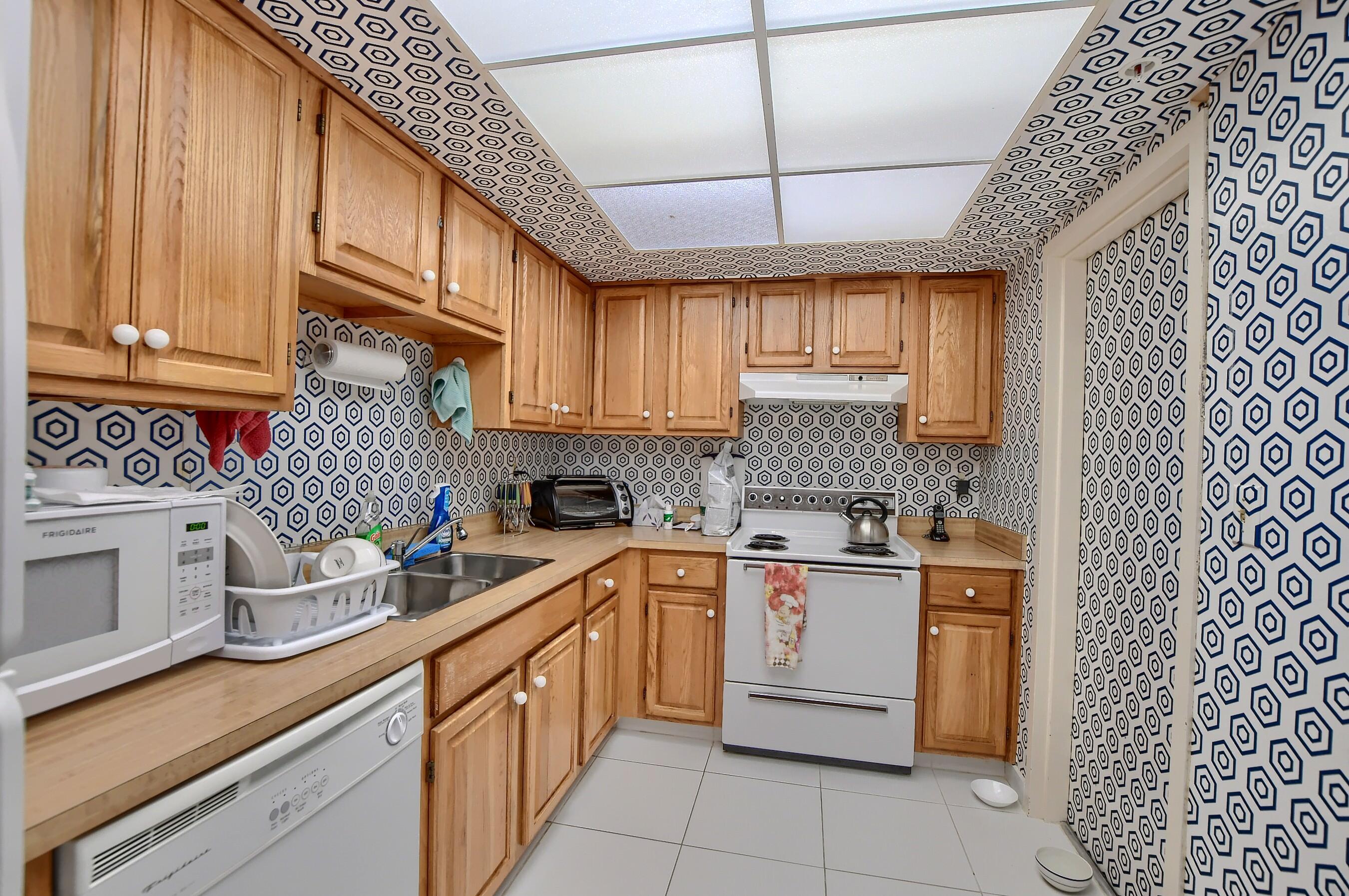 7754 Lakeside #483, Boca Raton FL 33434