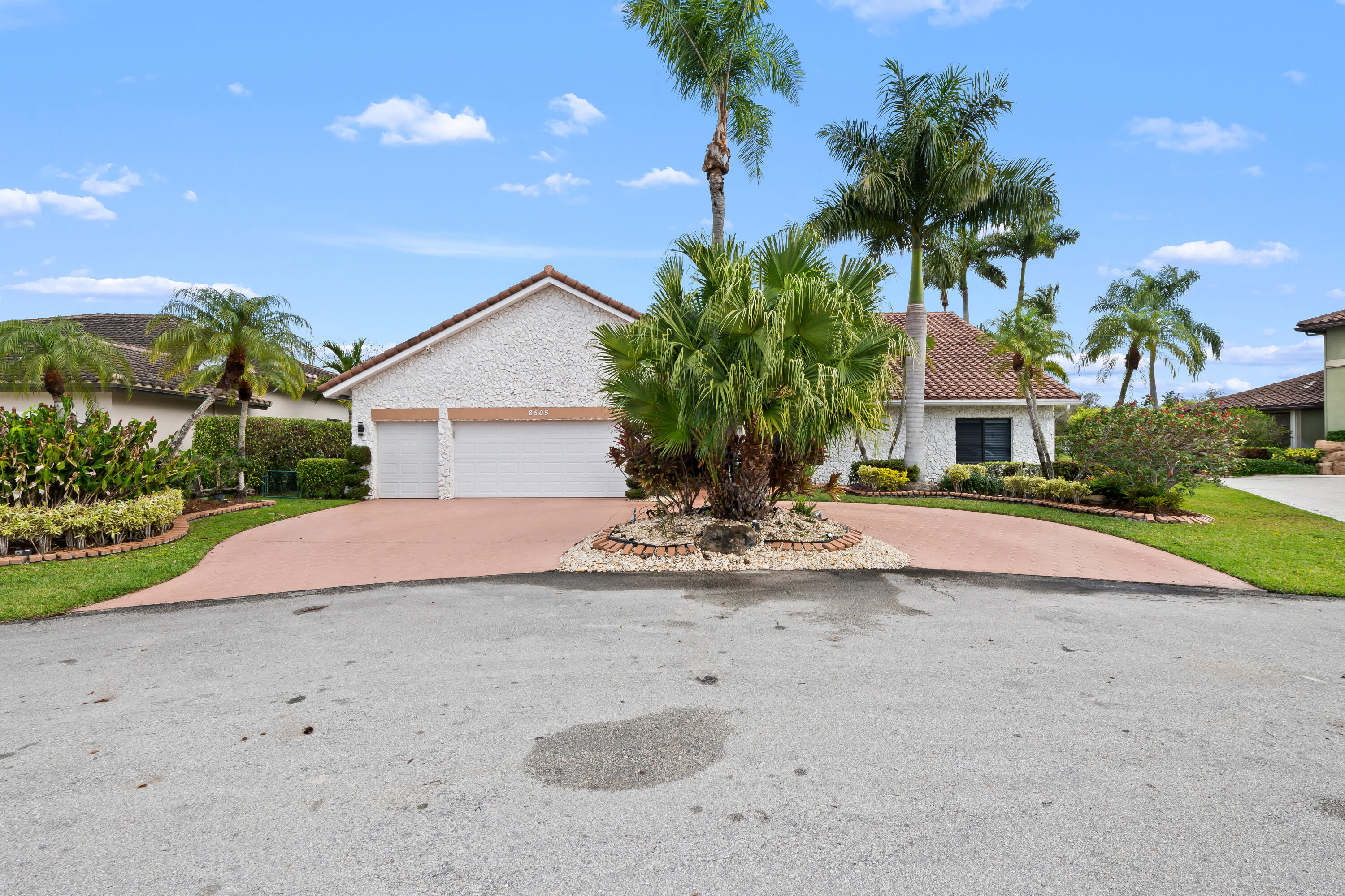 8505 NW 77th, Tamarac FL 33321