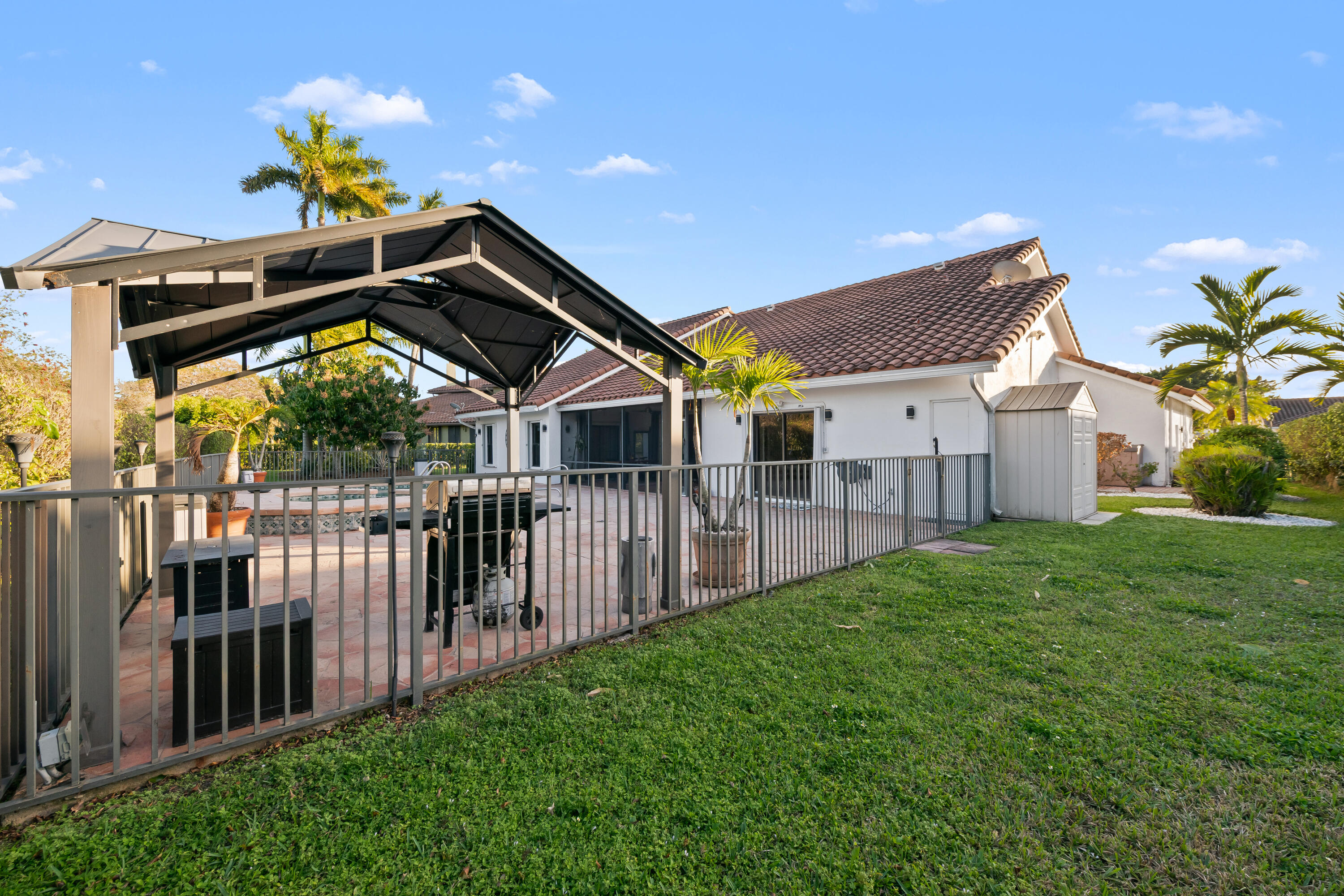 8505 NW 77th, Tamarac FL 33321