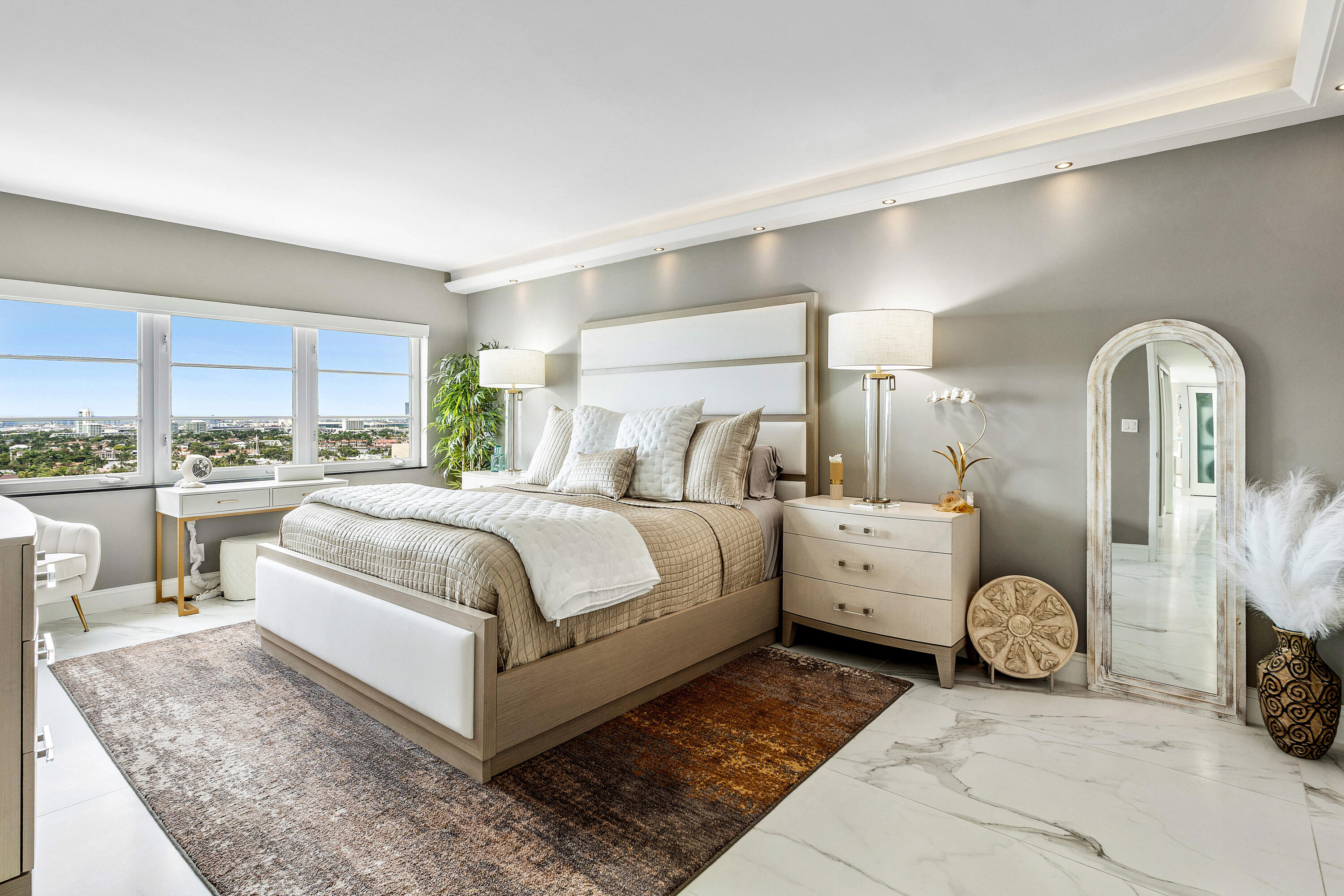 2500 E Las Olas #1901, Fort Lauderdale FL 33301
