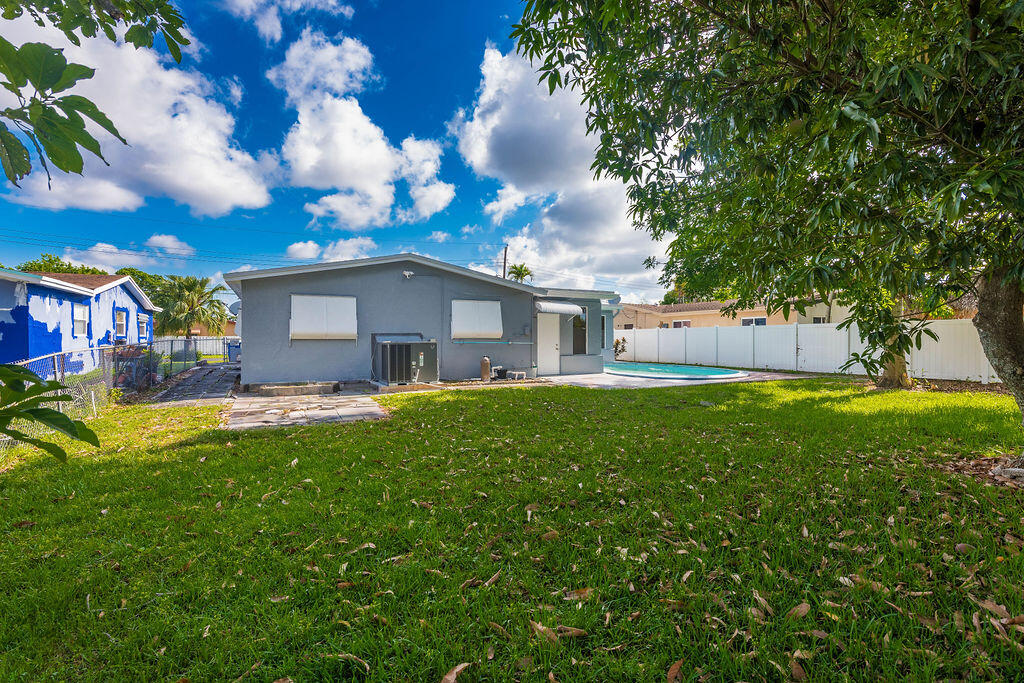 3400 NW 39th, Lauderdale Lakes FL 33309