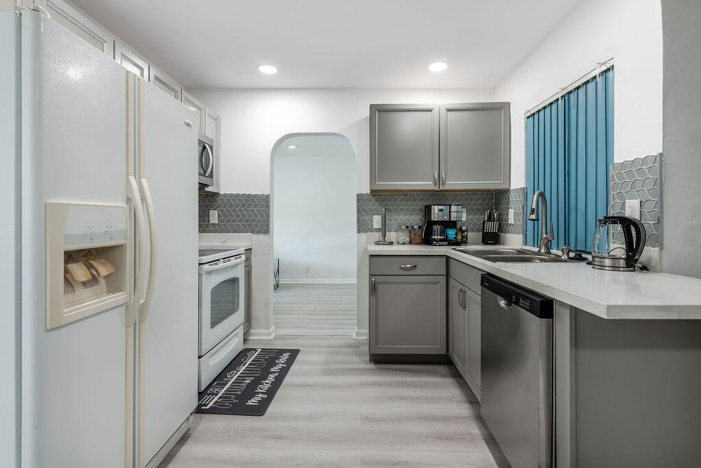 3400 NW 39th, Lauderdale Lakes FL 33309