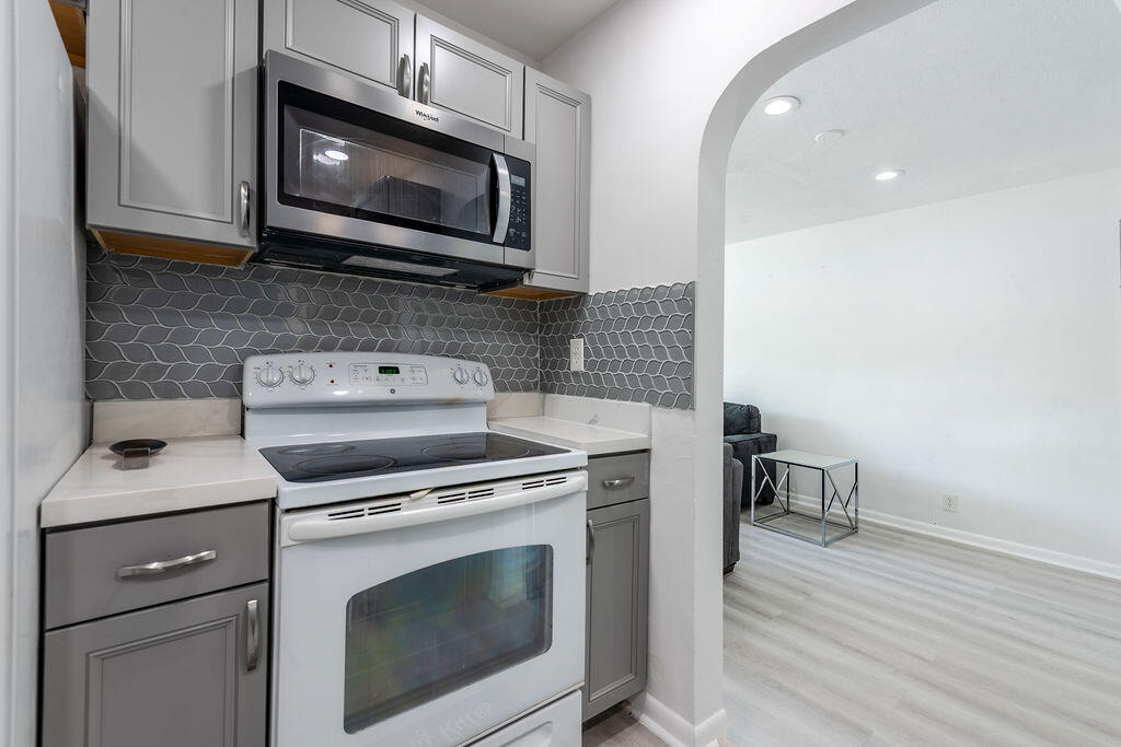 3400 NW 39th, Lauderdale Lakes FL 33309