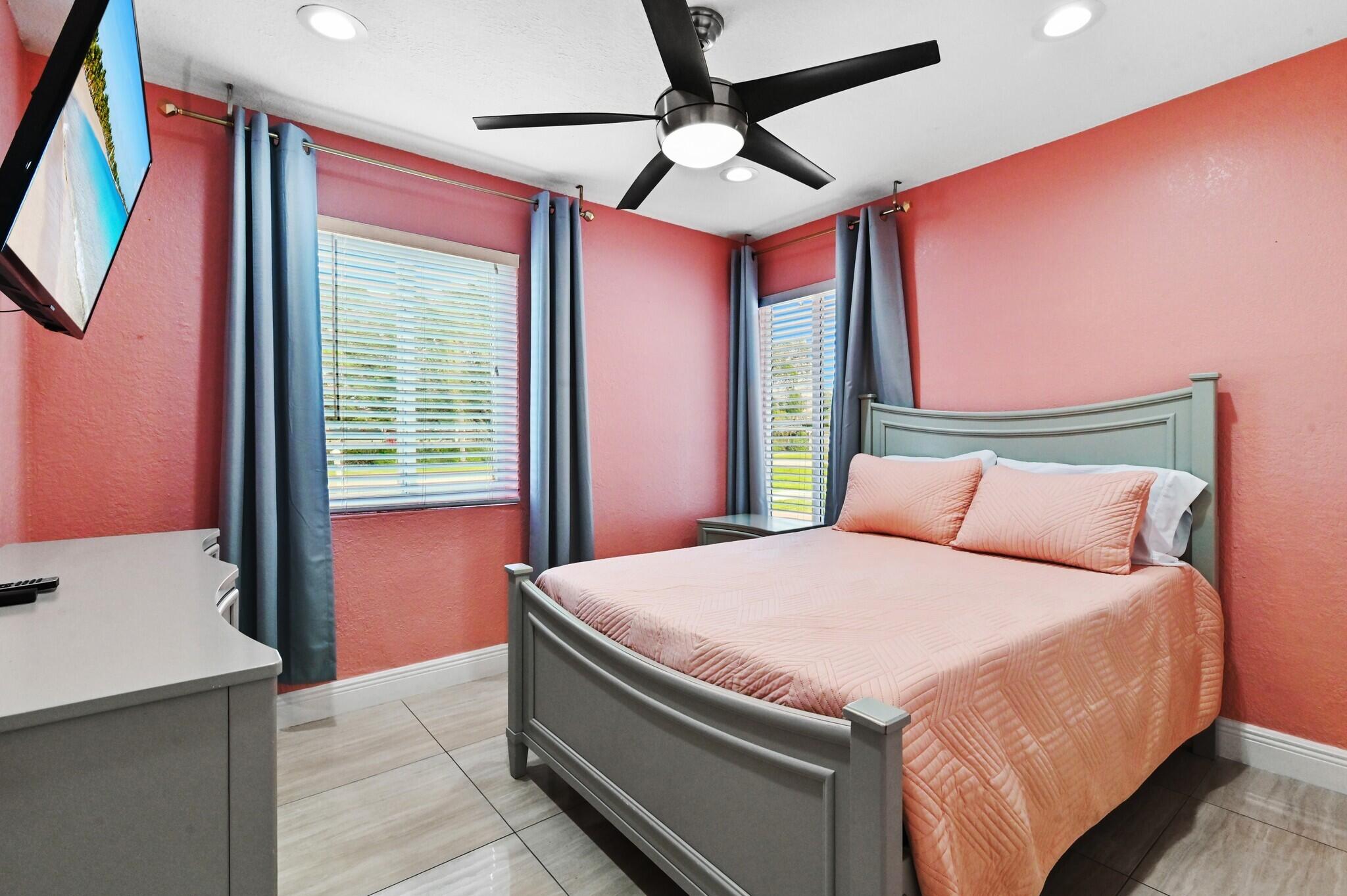 124 Davis, Palm Springs FL 33461