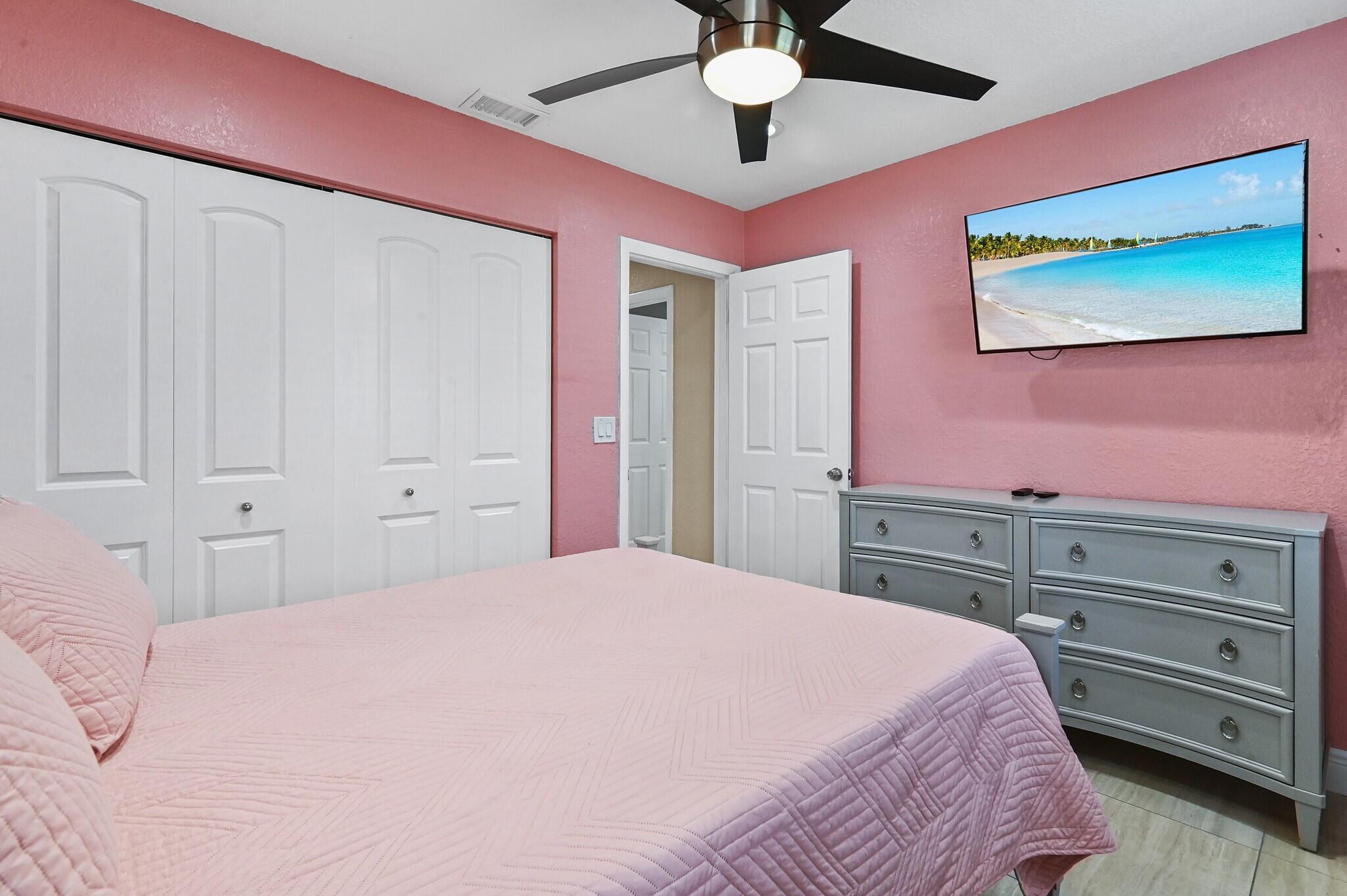 124 Davis, Palm Springs FL 33461