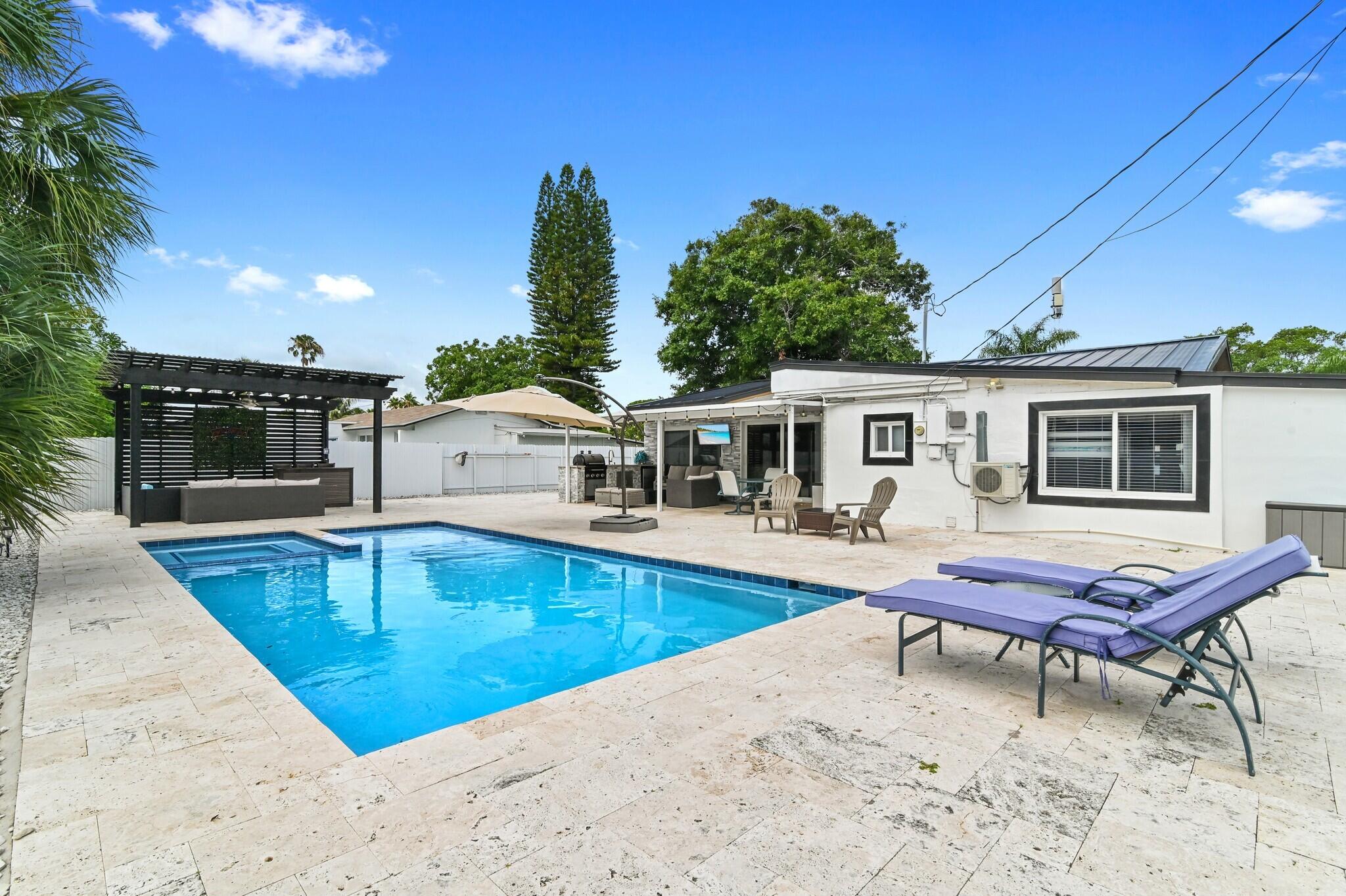 124 Davis, Palm Springs FL 33461