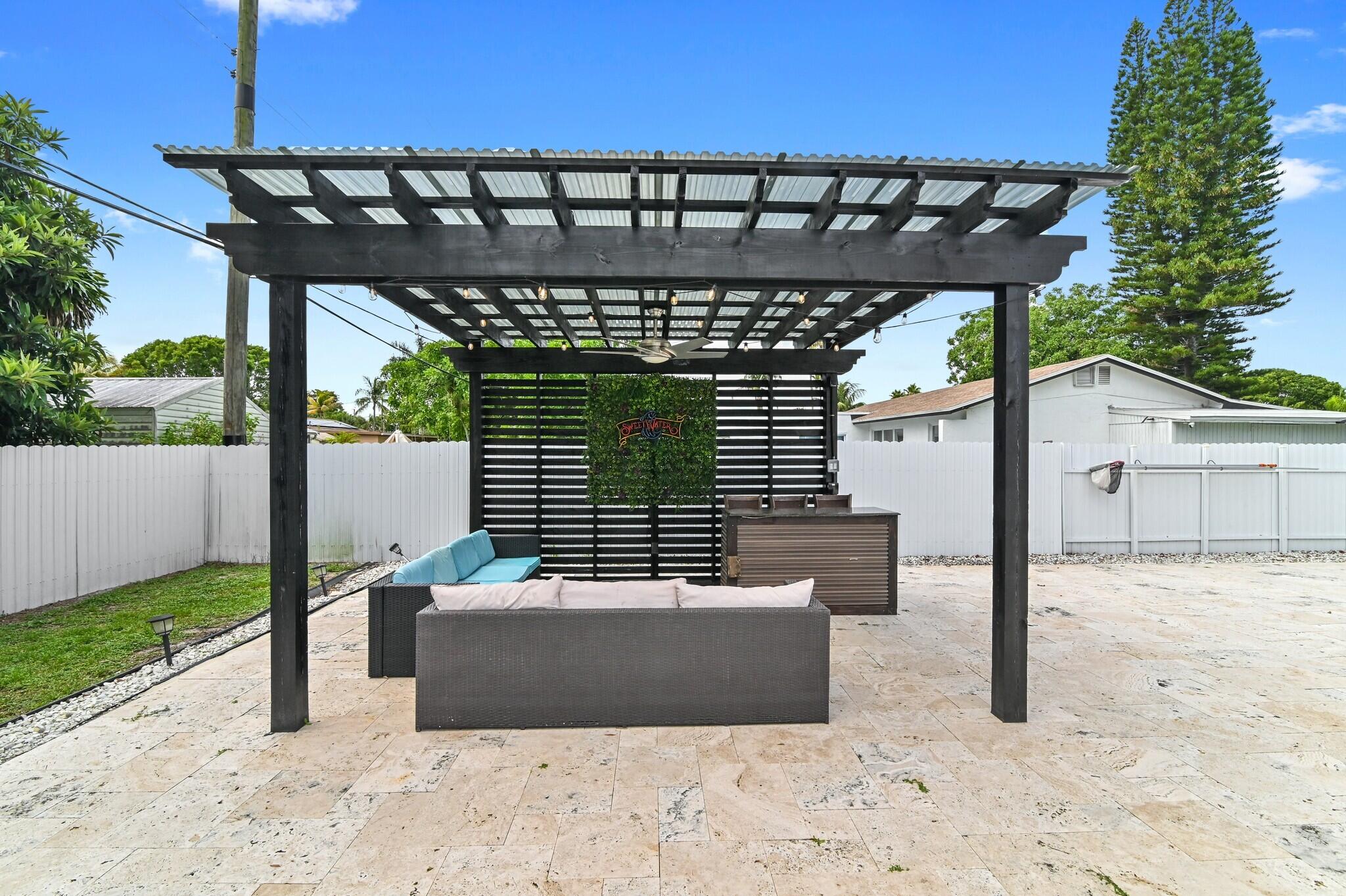 124 Davis, Palm Springs FL 33461