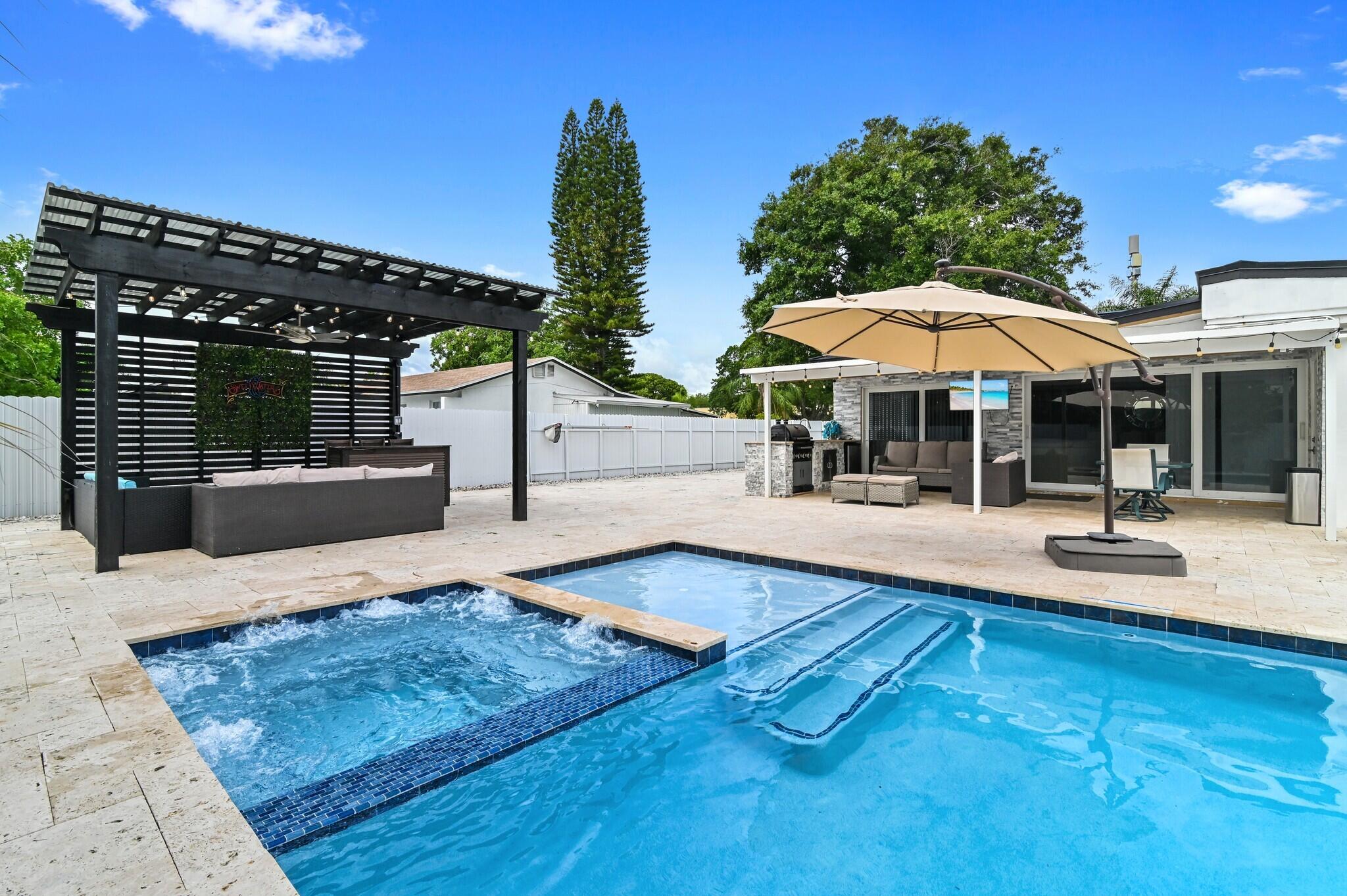 124 Davis, Palm Springs FL 33461