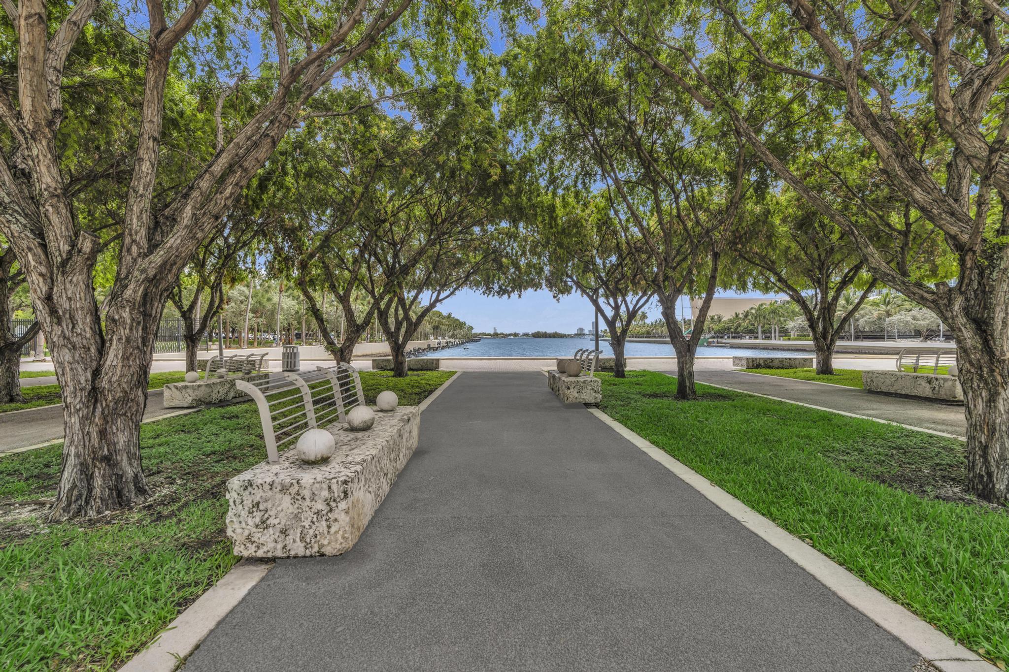 900 Biscayne #4703, Miami FL 33132