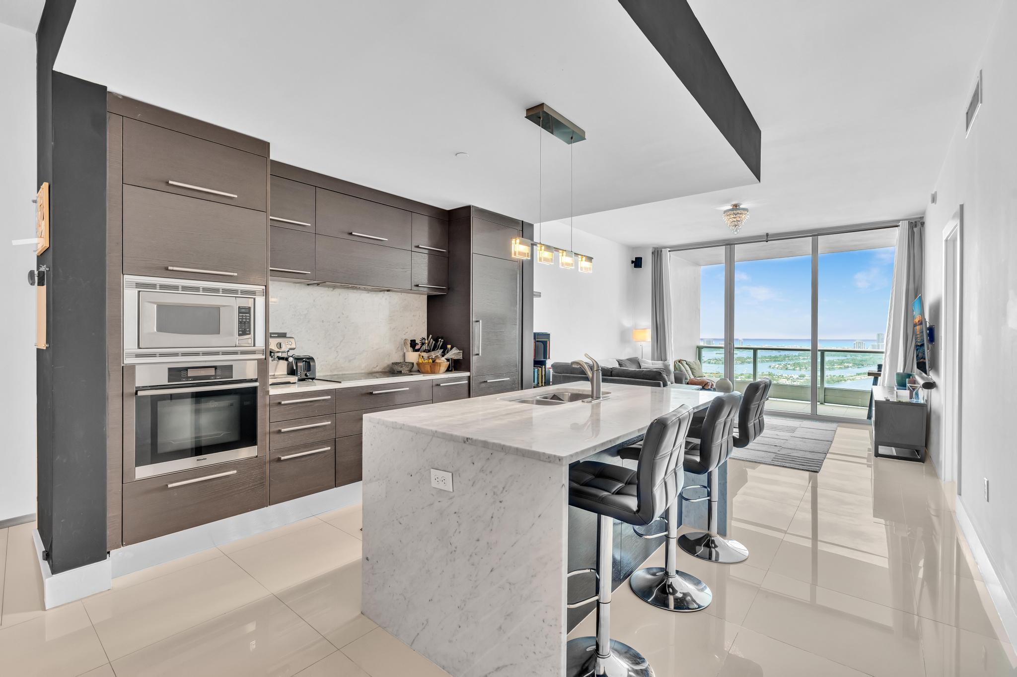 900 Biscayne #4703, Miami FL 33132
