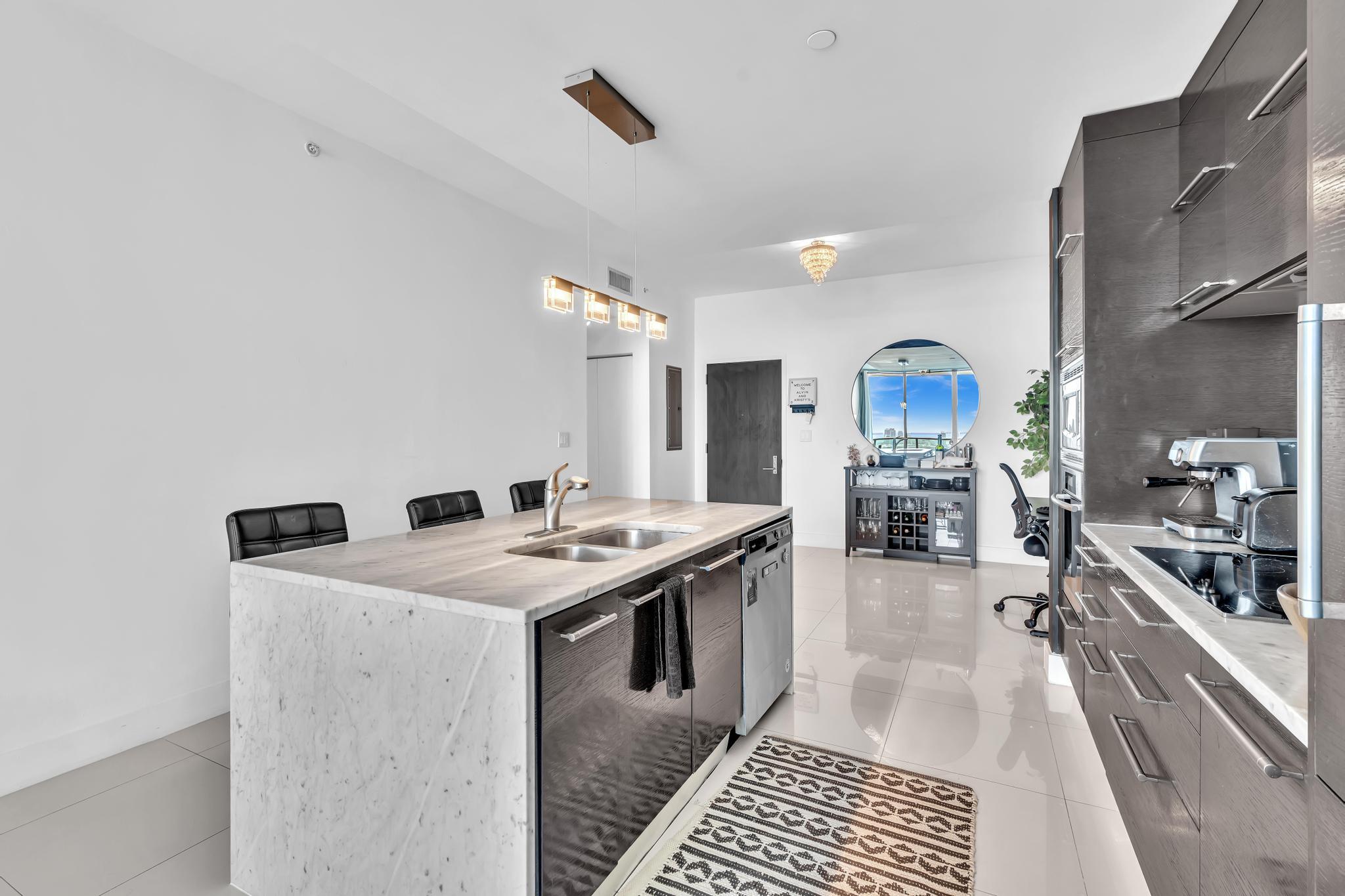 900 Biscayne #4703, Miami FL 33132