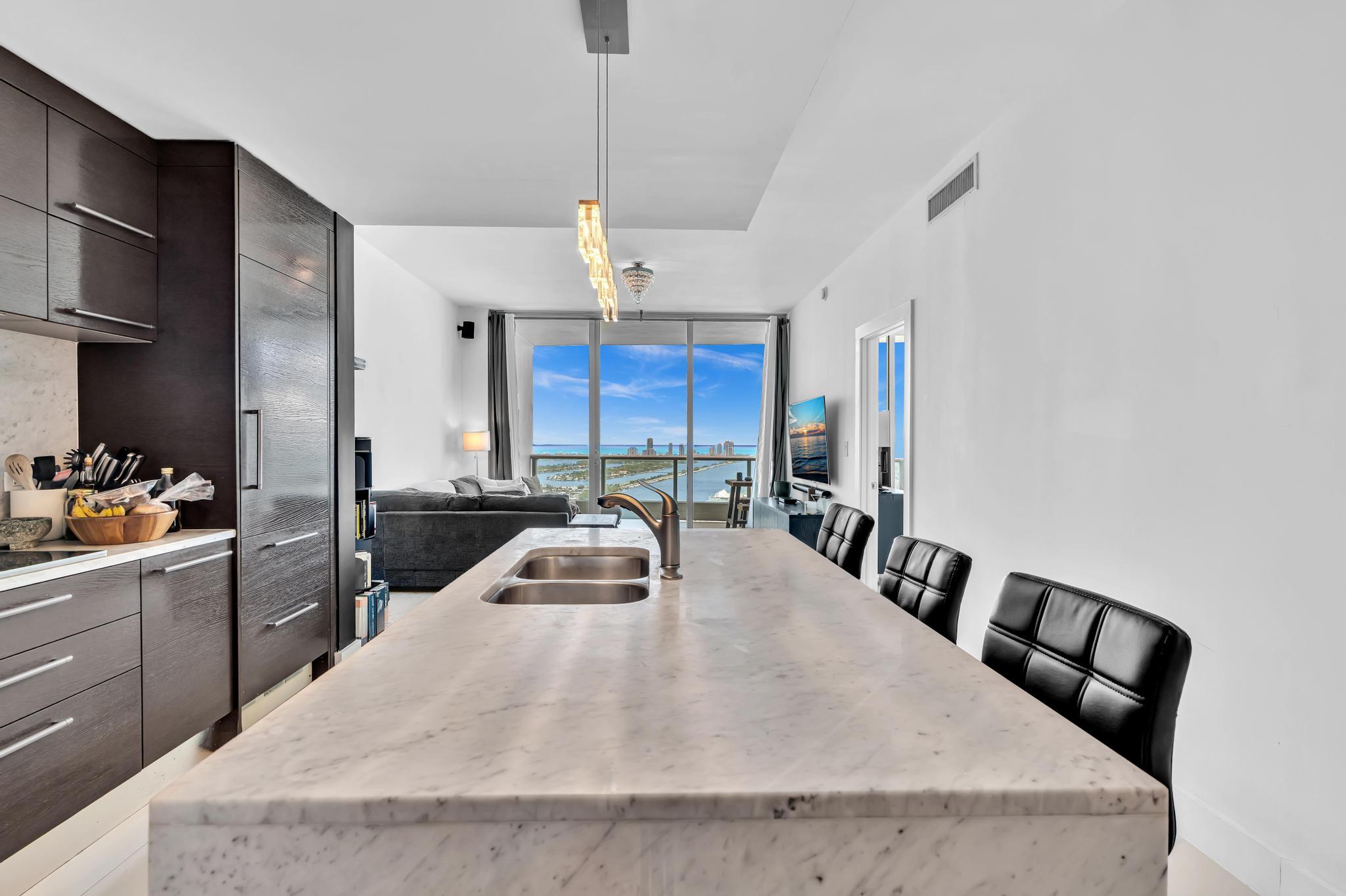 900 Biscayne #4703, Miami FL 33132