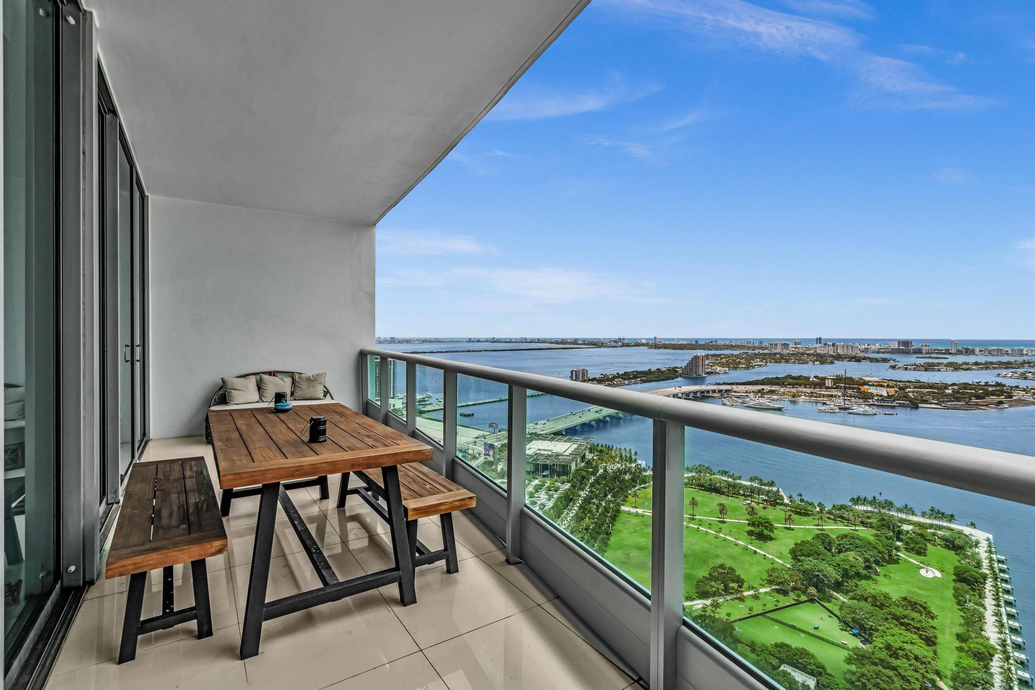 900 Biscayne #4703, Miami FL 33132